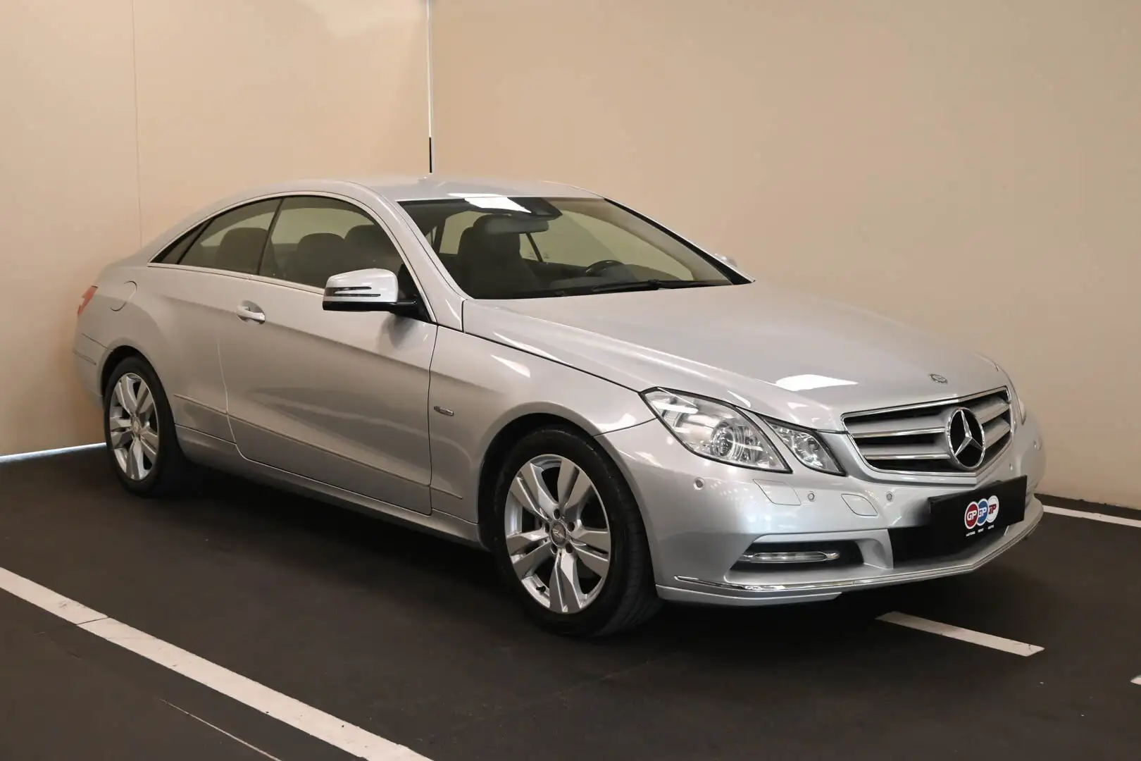Mercedes-Benz E 220 E 220 CDI Coupé BlueEFFICIENCY Avantgarde Grigio - 1