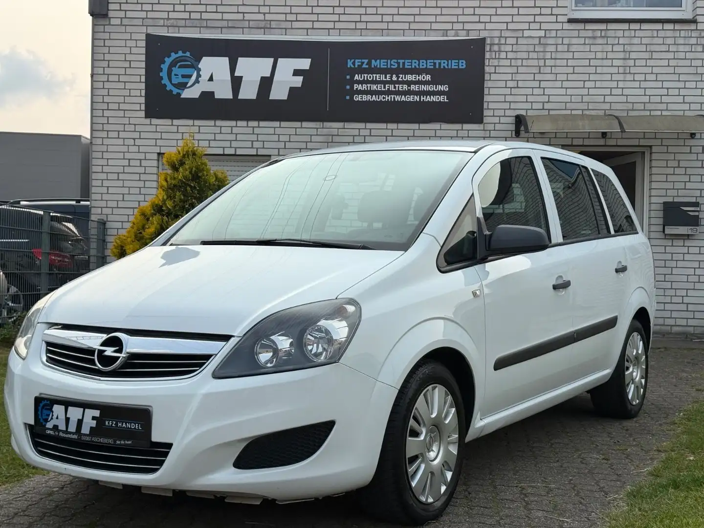 Opel Zafira B 1,6 Edition 7.Sitzer Blanco - 1