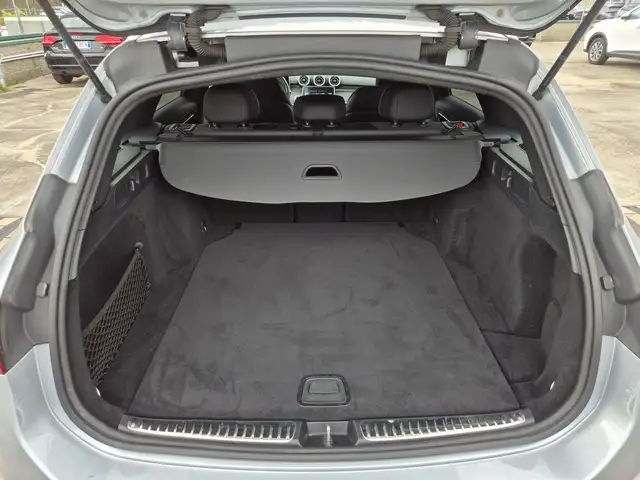 Mercedes-Benz C-Class view 12