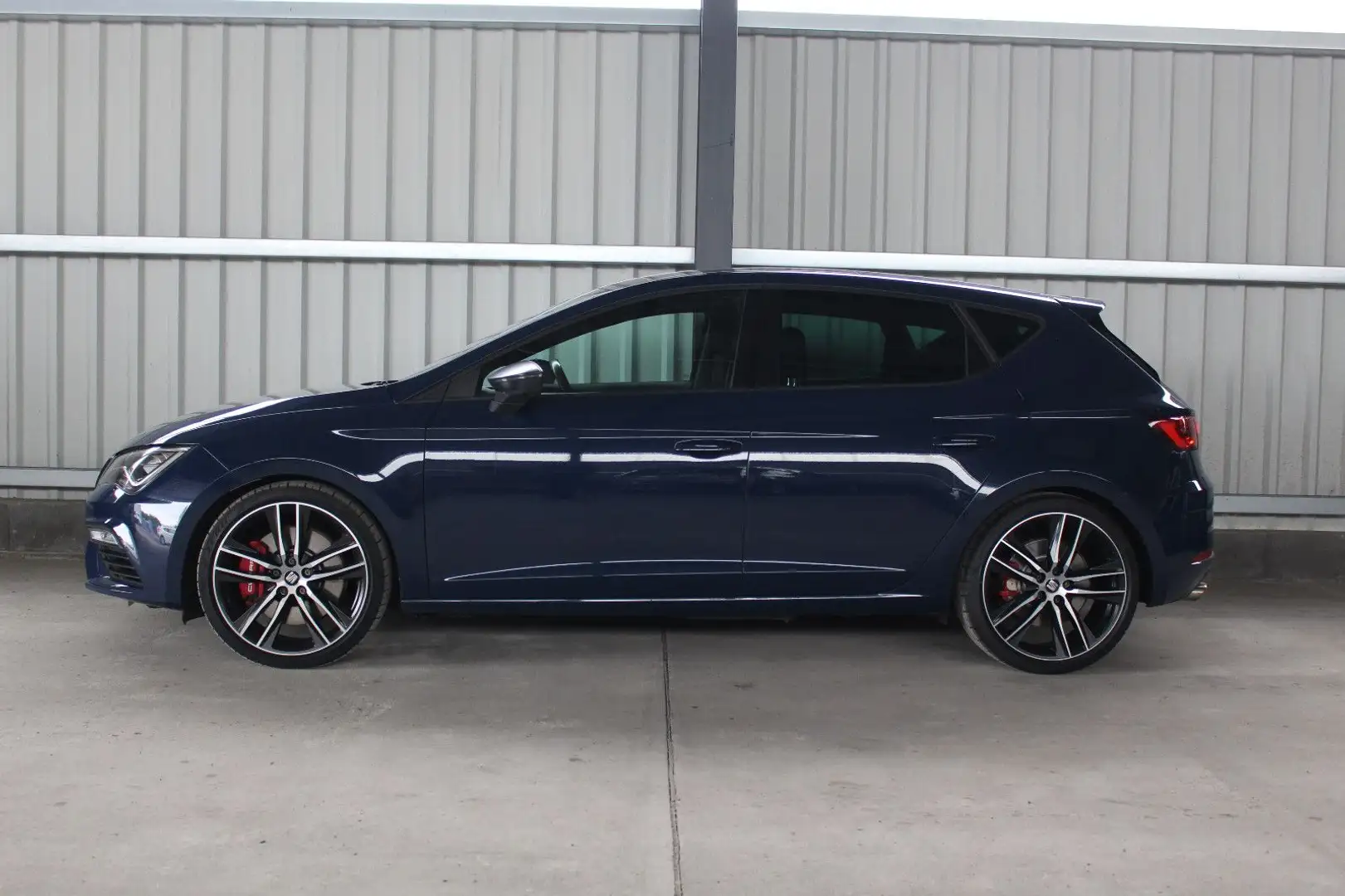 SEAT Leon Cupra 300 LED SHZ Kamera Panorama Dach Blau - 2