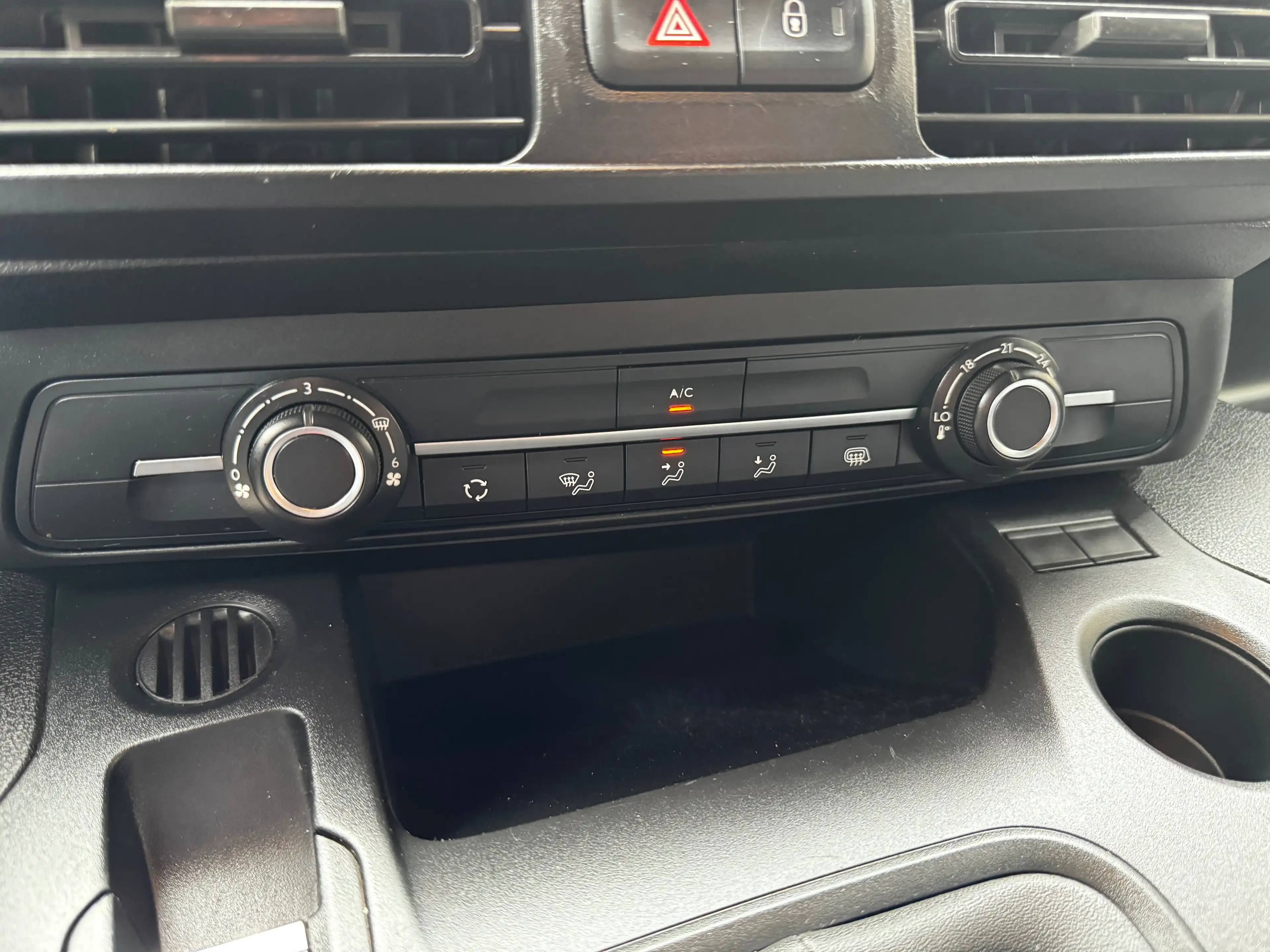 Peugeot Partner | BTW INCL | 3 ZIT | BLIND SPOT | NAVI | CARPLAY | PDC V+A | A/C | — photo 15