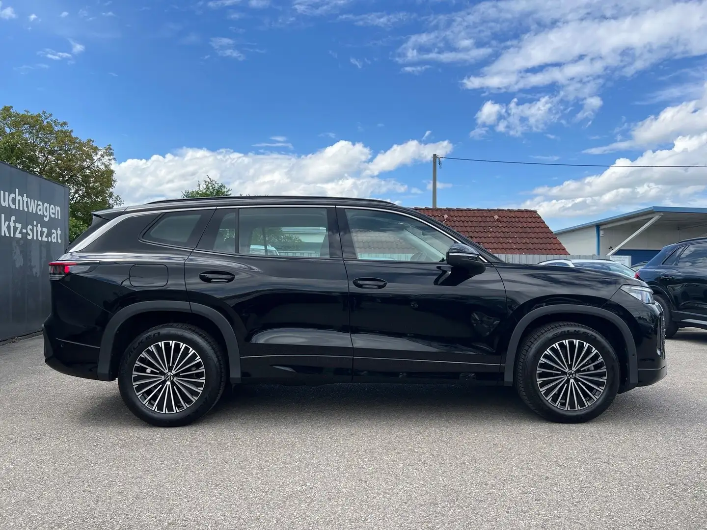 Volkswagen Tayron 1,5 eTSI ACT Life DSG| 7 SITZER Schwarz - 2