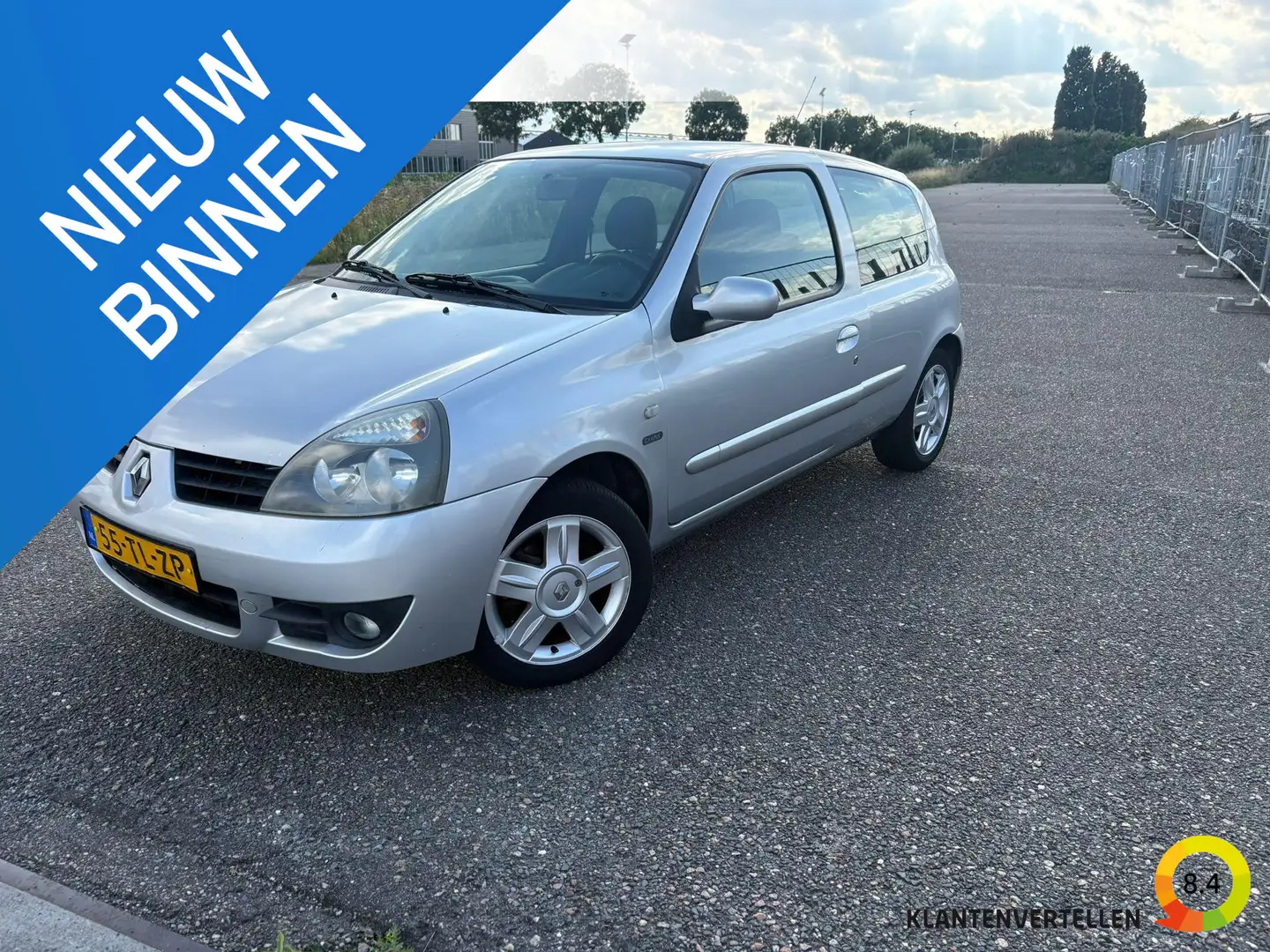 Renault Clio 1.2-16V Campus Met werkende airco Grijs - 1
