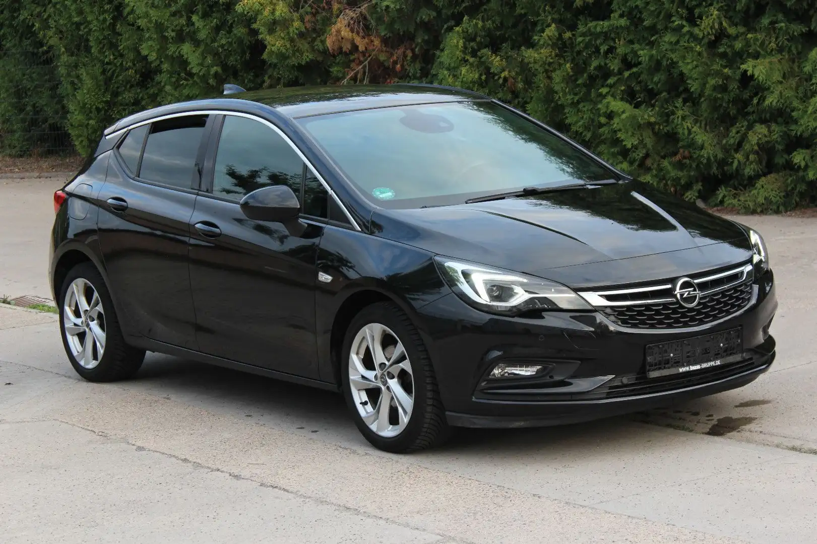 Opel Astra K Lim. 5-trg. Dynamic+Navi+Kamera+Led+PDC Schwarz - 1