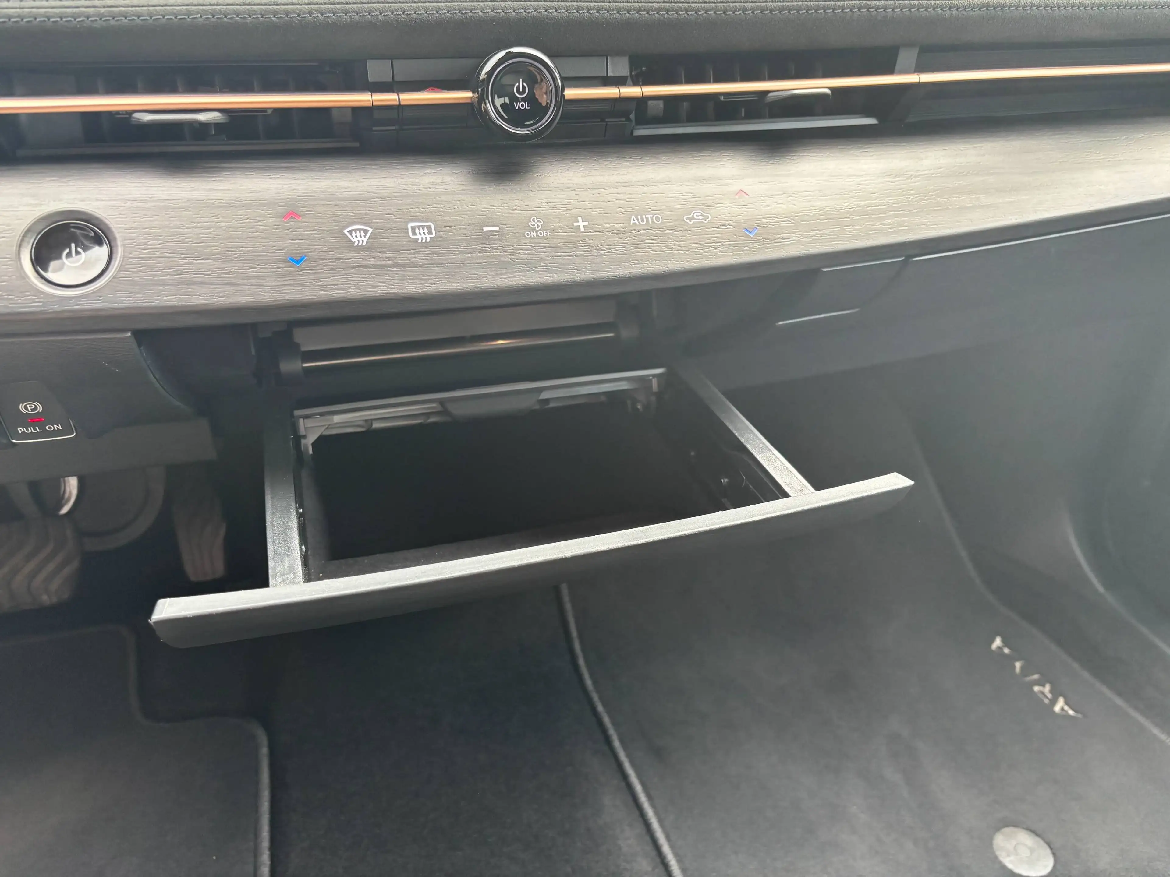 Nissan Ariya Evolve 87 kWh — photo 11