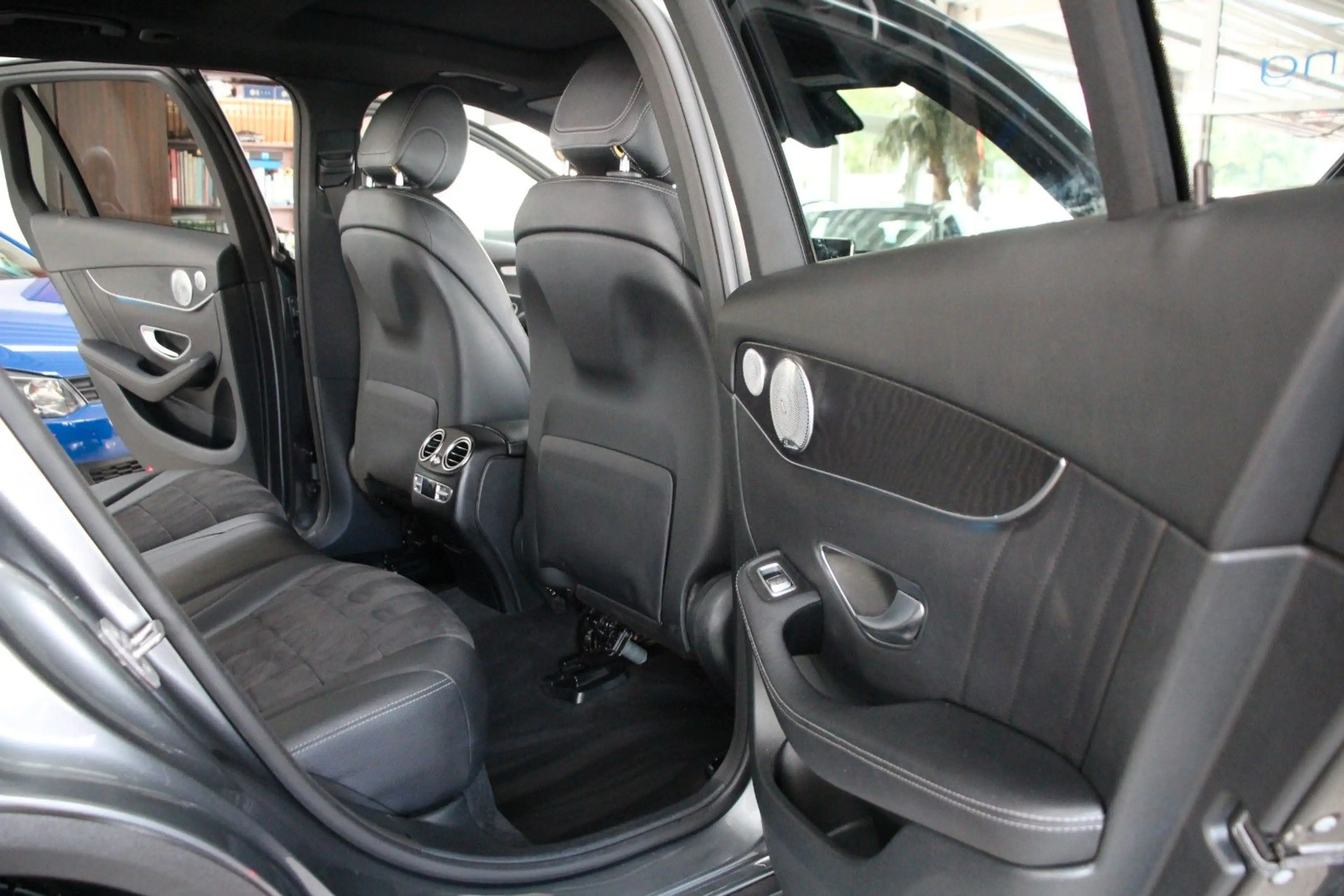 Mercedes-Benz GLC 250 d 4Matic *AMG Line/Burmester Sound* — photo 15