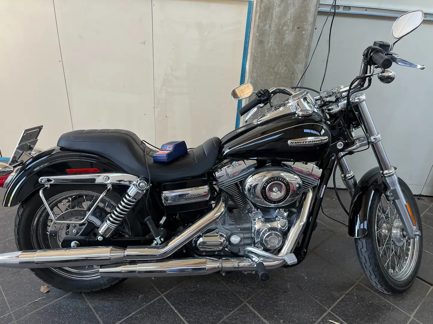 Harley-Davidson Dyna Super Glide Custom FXDC Nero - 1