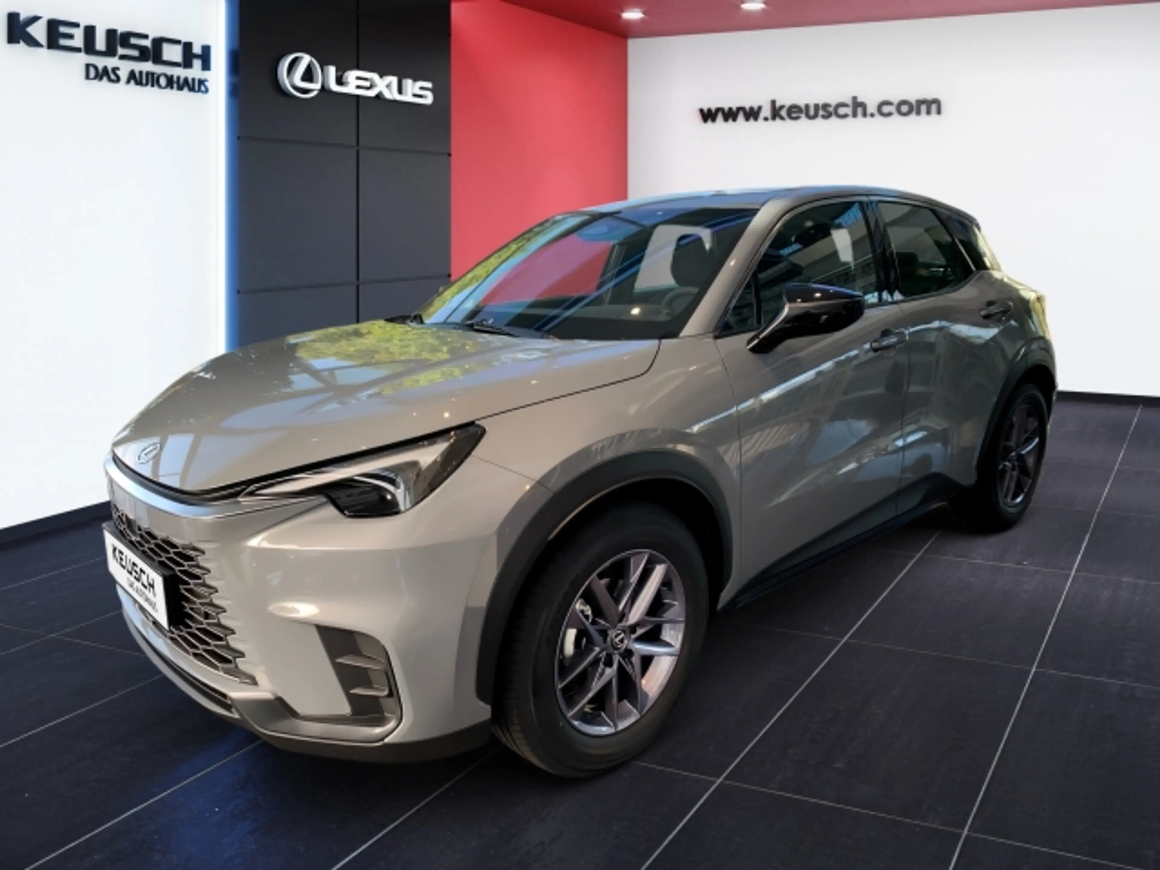 Lexus LBX LBX B-SUV Basis 1.5 TNGA HEV H (116 hp) stufenlos — photo 2