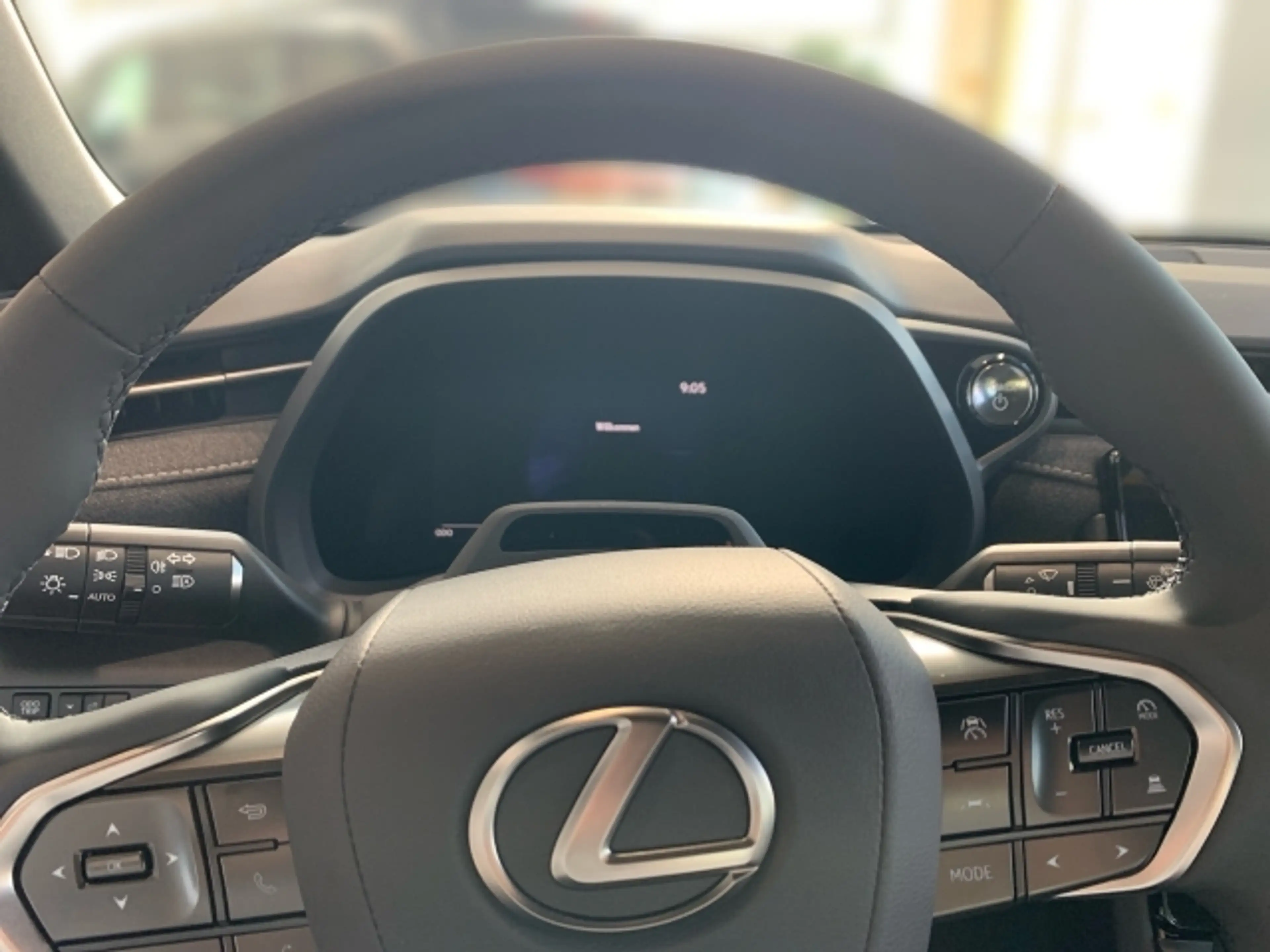 Lexus LBX LBX B-SUV Basis 1.5 TNGA HEV H (116 hp) stufenlos — photo 5