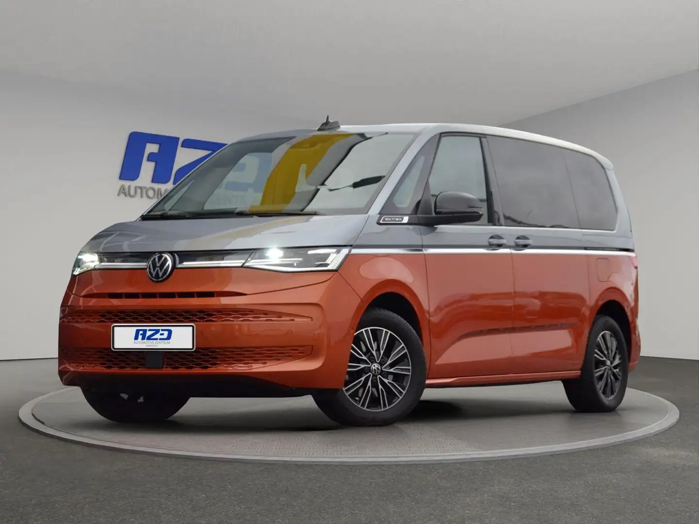 Volkswagen T7 Multivan TSI DSG PANO T-LEDER MATRIX 6SITZER AHK Silber - 1