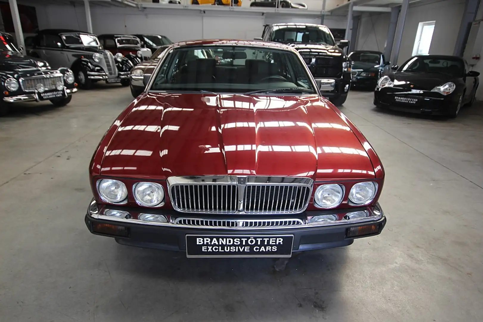 Jaguar XJ Rot - 2