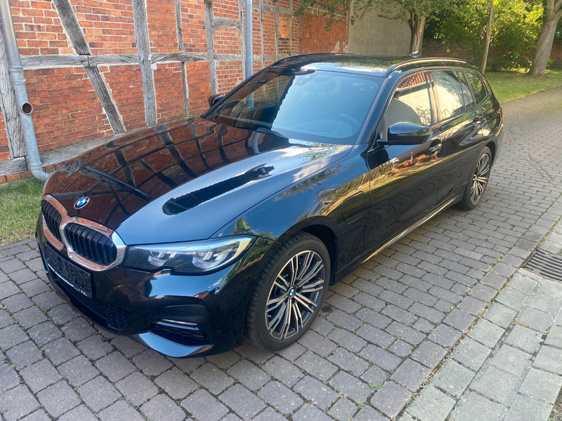 BMW 330 e Touring xDrive M Sport*Navi*Kamera*HUD — photo 2