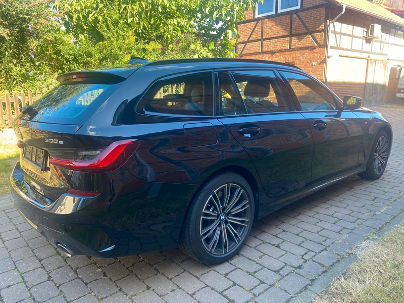BMW 330 e Touring xDrive M Sport*Navi*Kamera*HUD — photo 6