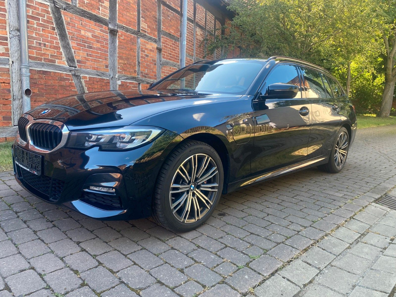 BMW 330 e Touring xDrive M Sport*Navi*Kamera*HUD