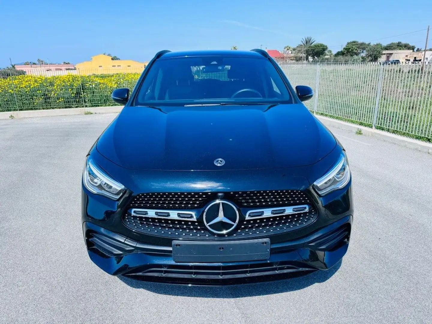 Mercedes-Benz GLA 200 d Automatic Premium Black - 2
