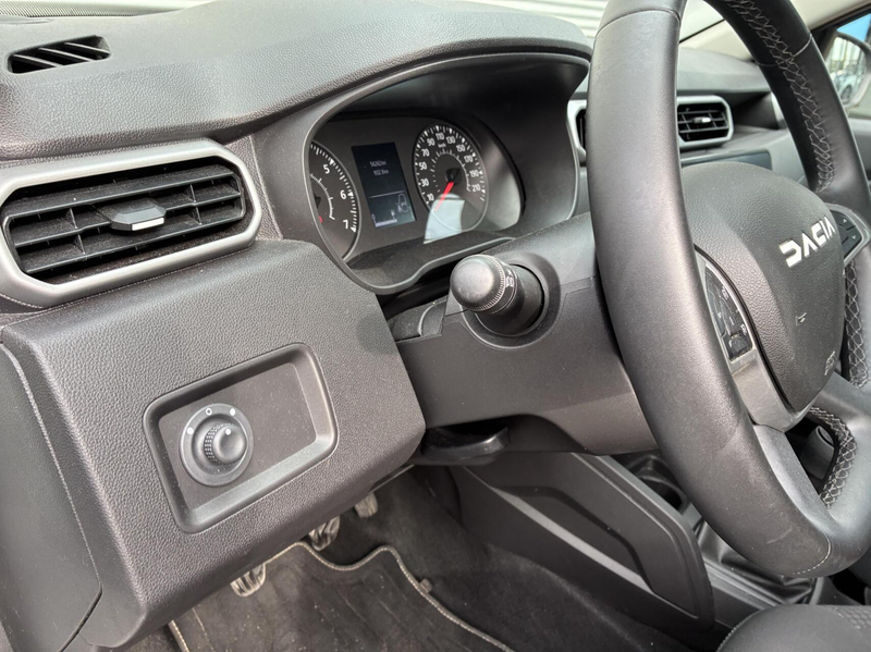 Dacia Duster 1.0 TCe 100 ECO-G Essential Apple Carplay — photo 14