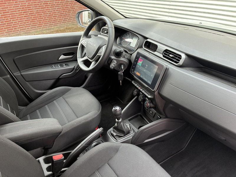 Dacia Duster 1.0 TCe 100 ECO-G Essential Apple Carplay — photo 2