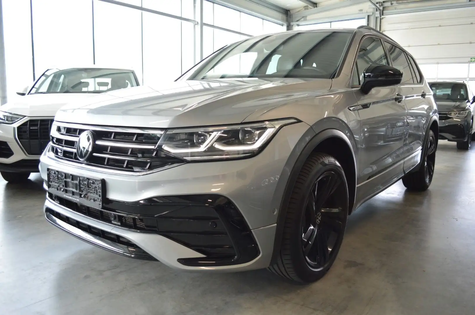 Volkswagen Tiguan Allspace 2.0 TDI DSG R-Line 4M BlackStyle Argent - 1