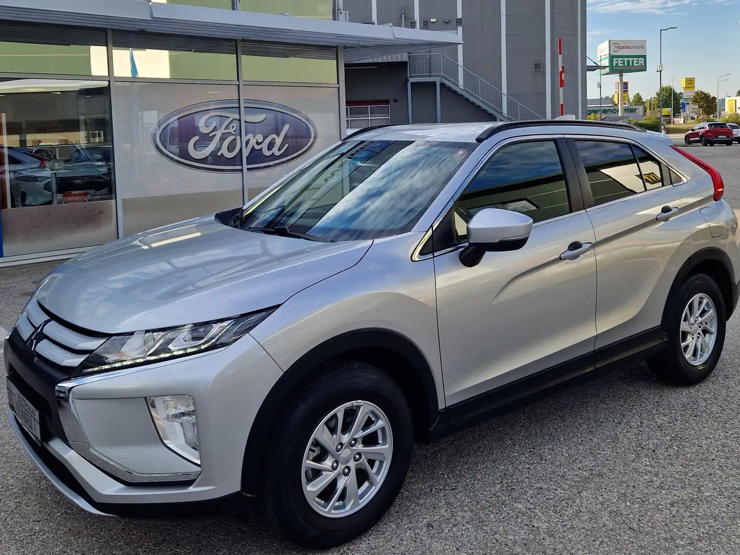 Mitsubishi Eclipse Cross Plus 4WD Silber - 1