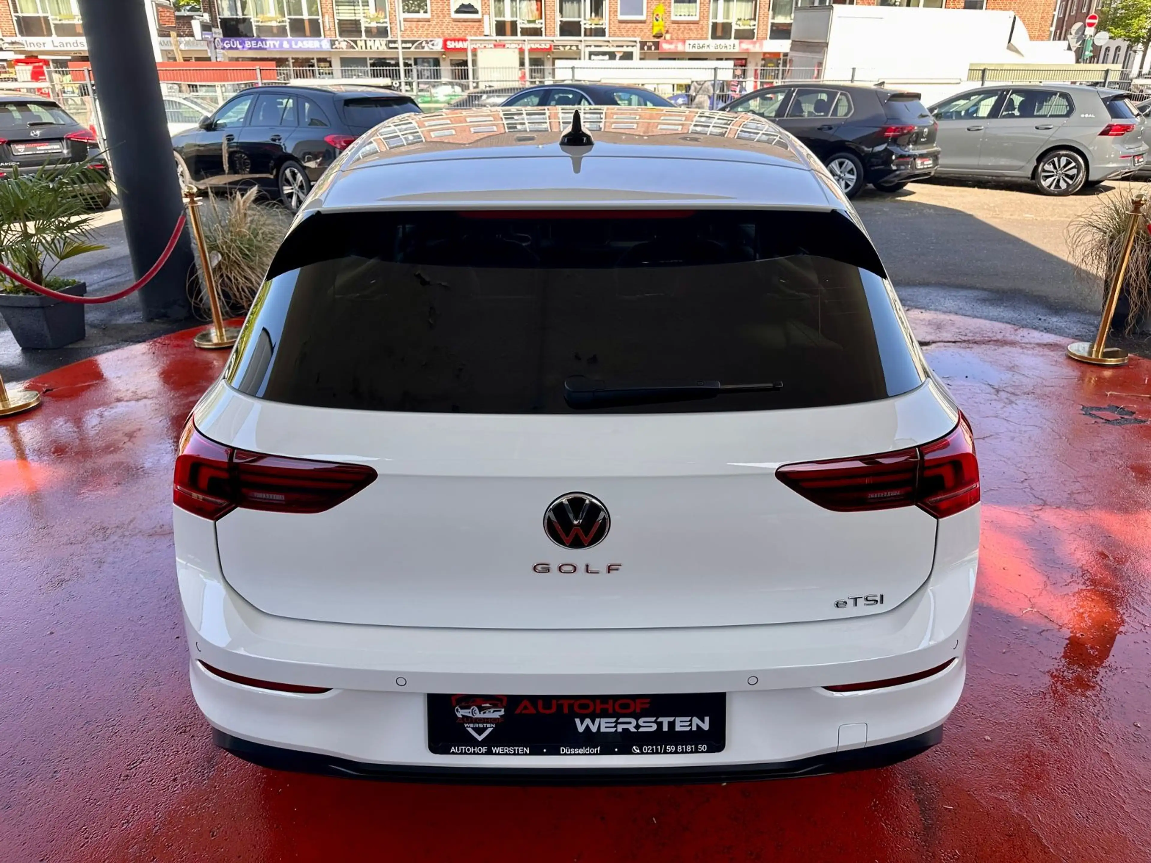 Volkswagen Golf VIII Lim. 1.5 eTSI 110 kW Life|LED|1. Hand — photo 5