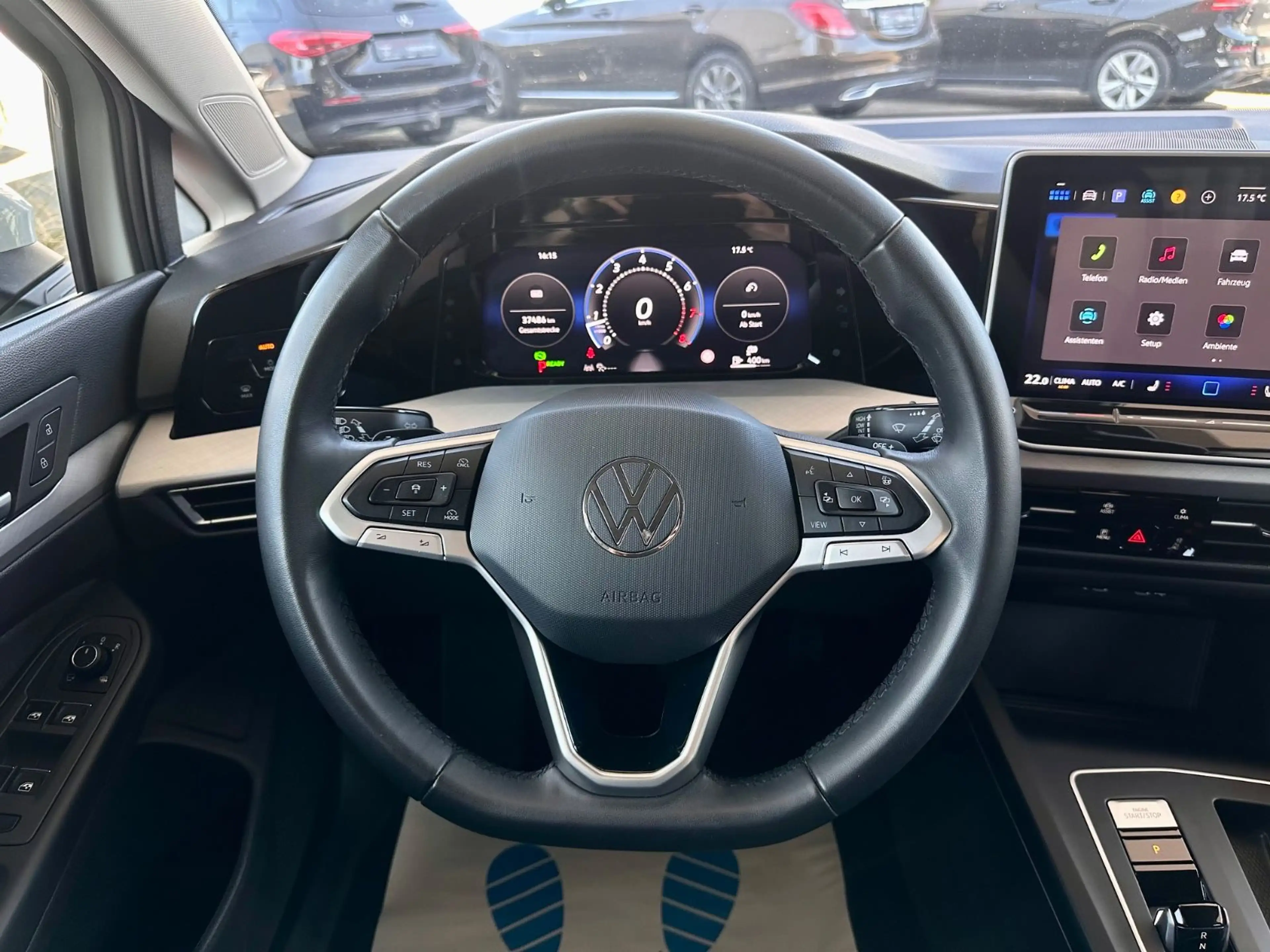 Volkswagen Golf VIII Lim. 1.5 eTSI 110 kW Life|LED|1. Hand — photo 13