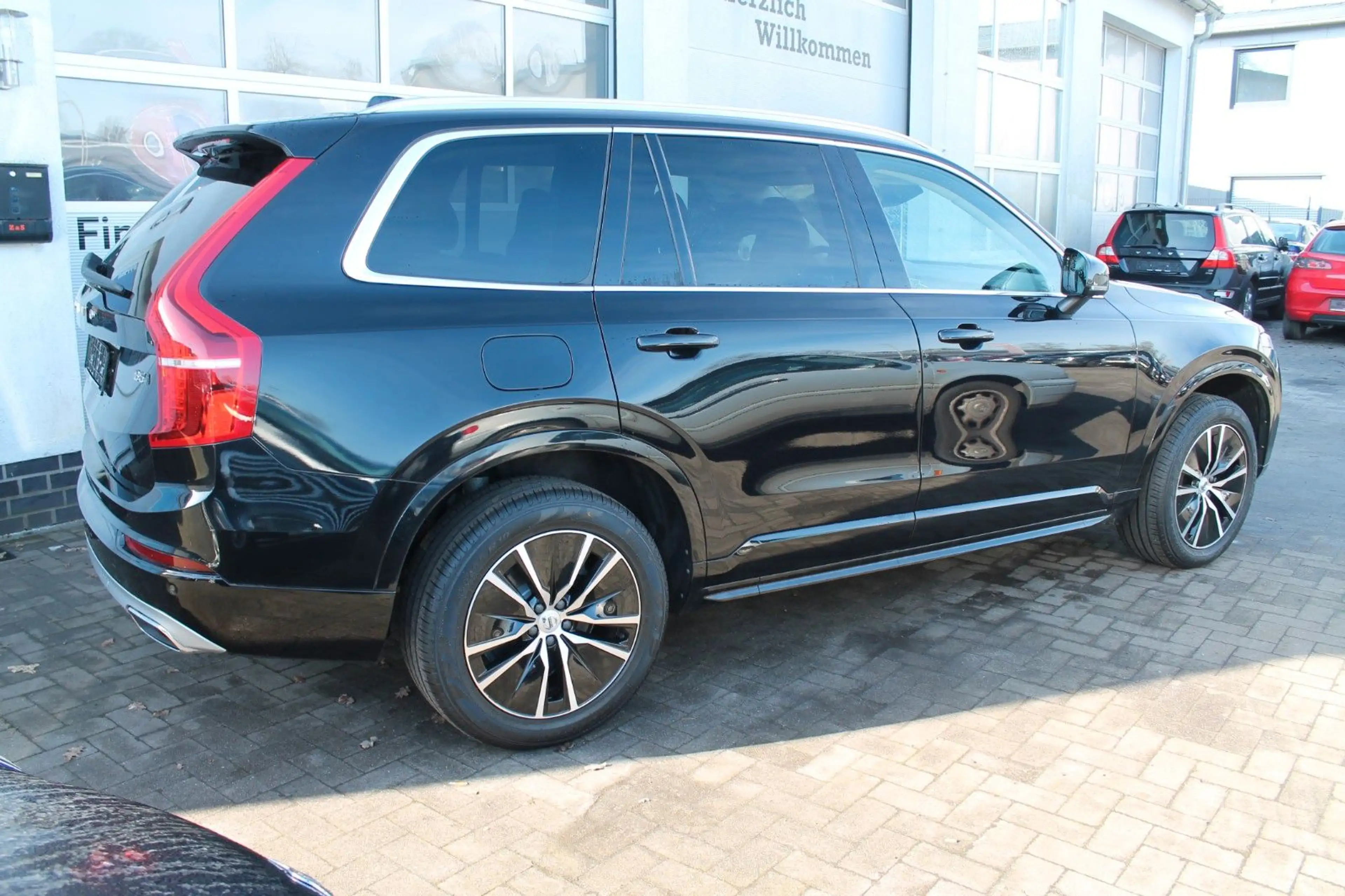 Volvo XC90 Momentum AWD Mild-Hybrid — photo 4