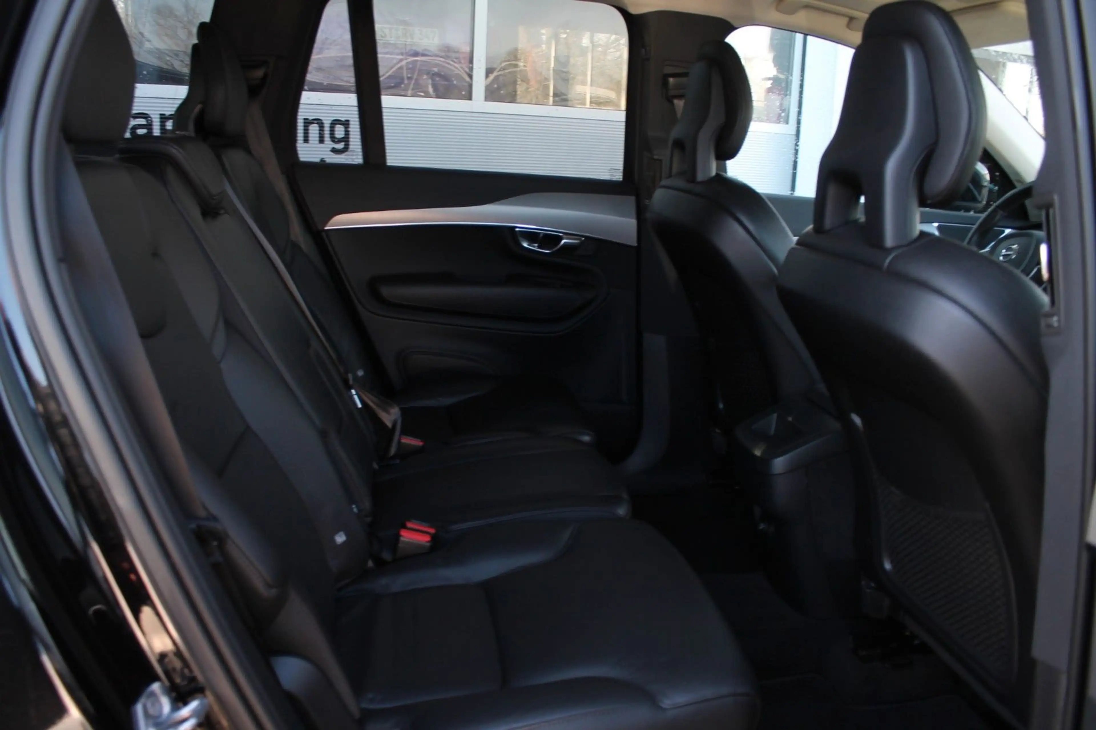 Volvo XC90 Momentum AWD Mild-Hybrid — photo 15