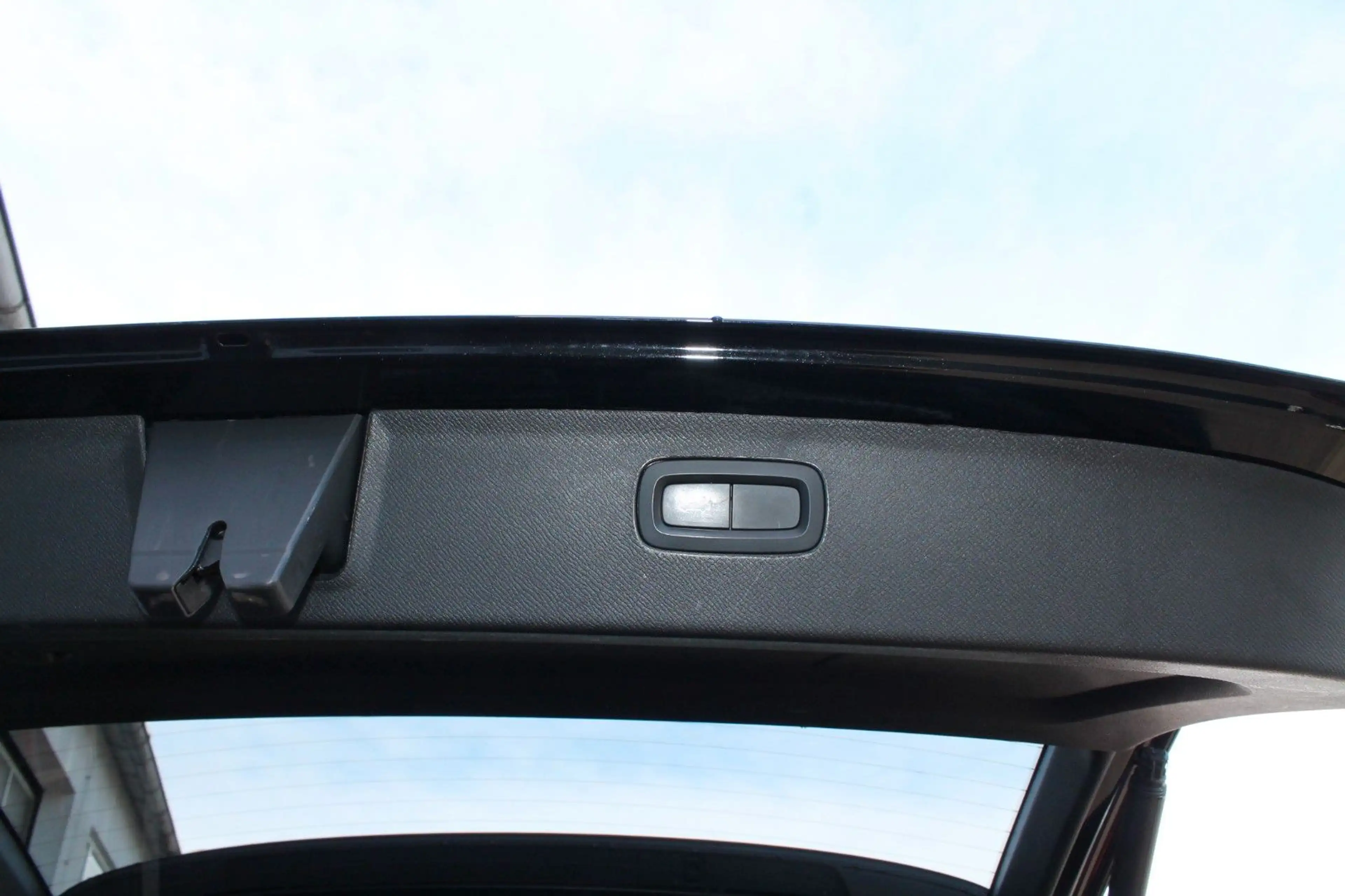 Volvo XC90 Momentum AWD Mild-Hybrid — photo 14