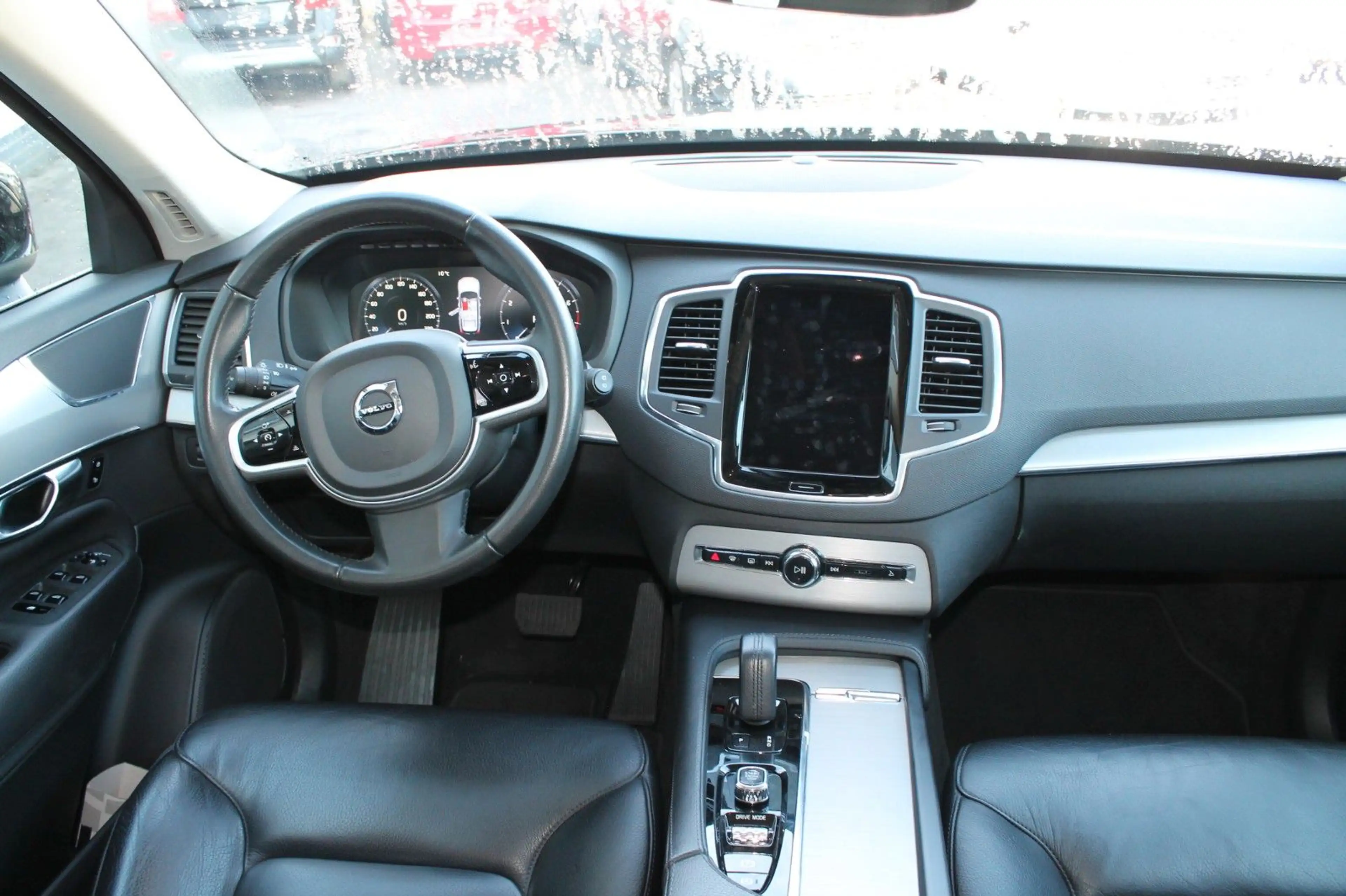 Volvo XC90 Momentum AWD Mild-Hybrid — photo 8