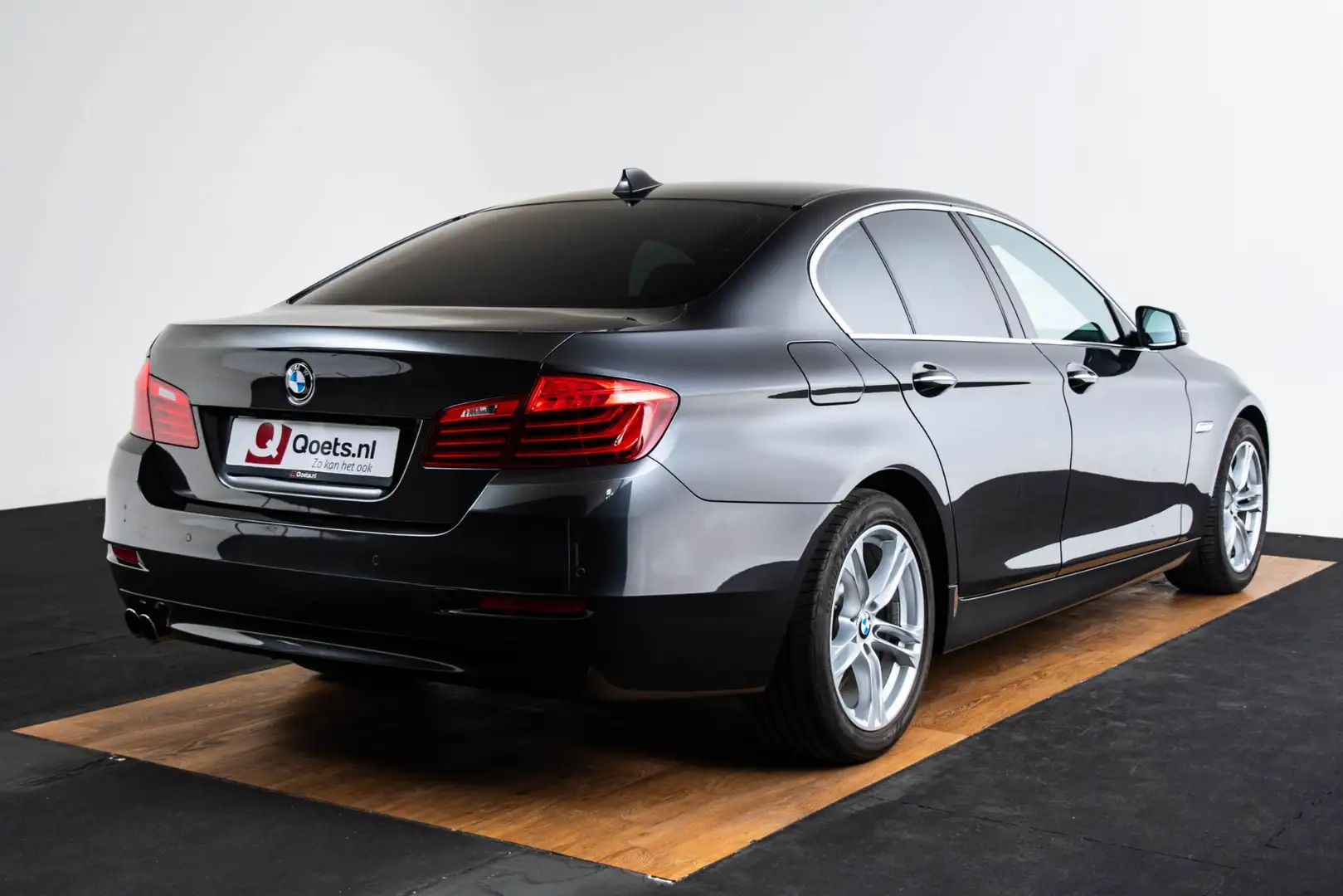 BMW 520 5-serie 520i Executive Driving Experience Control Grau - 2