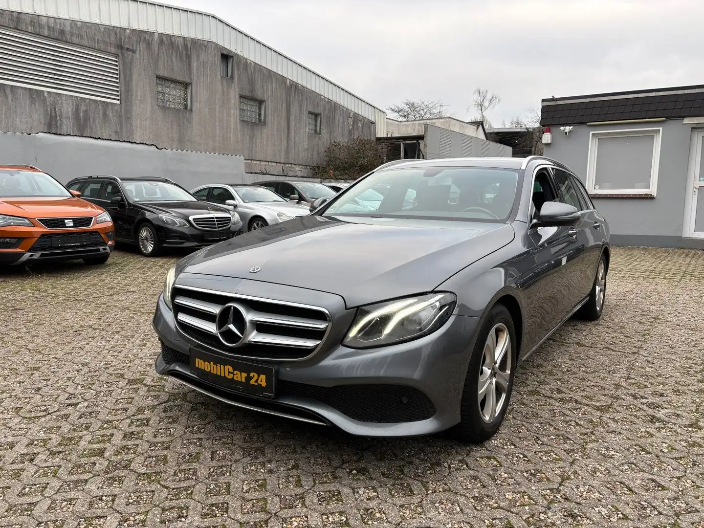 Mercedes-Benz E 220 E T-Modell E 220 d AVANTGARDE NAVI KAMERA Gris - 1