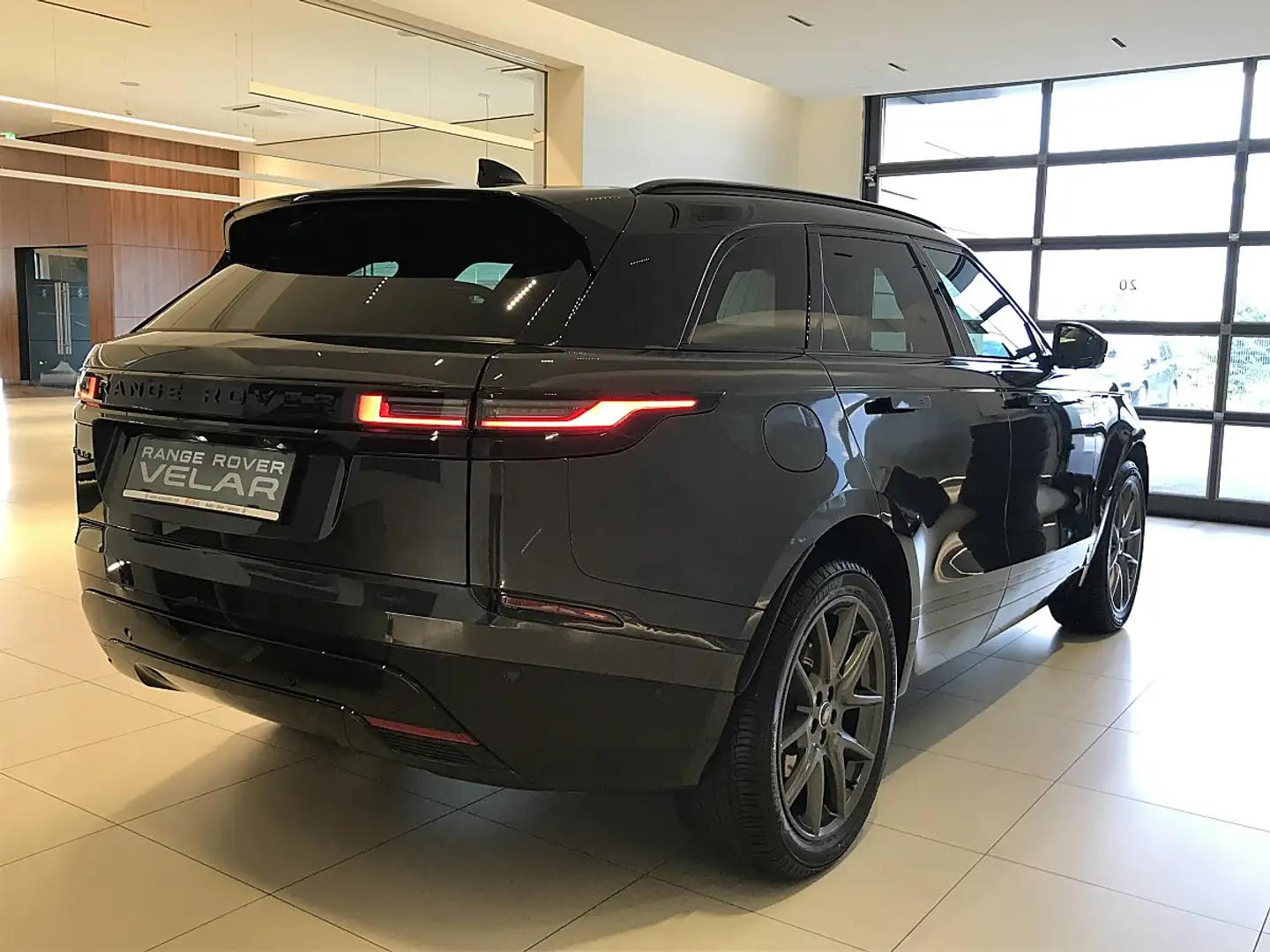 Land Rover Range Rover Velar P400e PHEV Allrad Dynamic HSE 19,2kWh Aut. | Au... Grau - 2