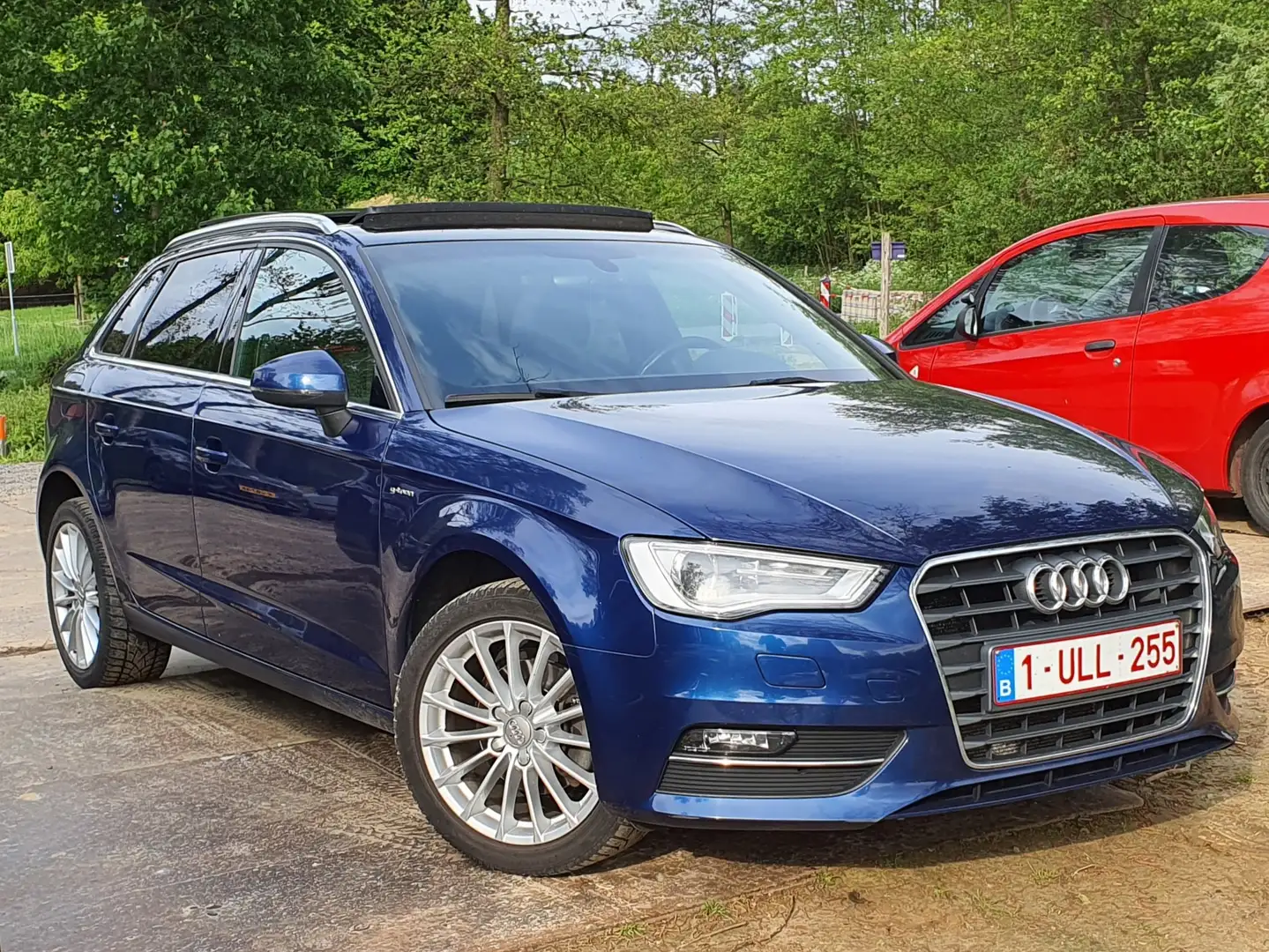 Audi A3 1.4 tfsi G-tron Bleu - 1