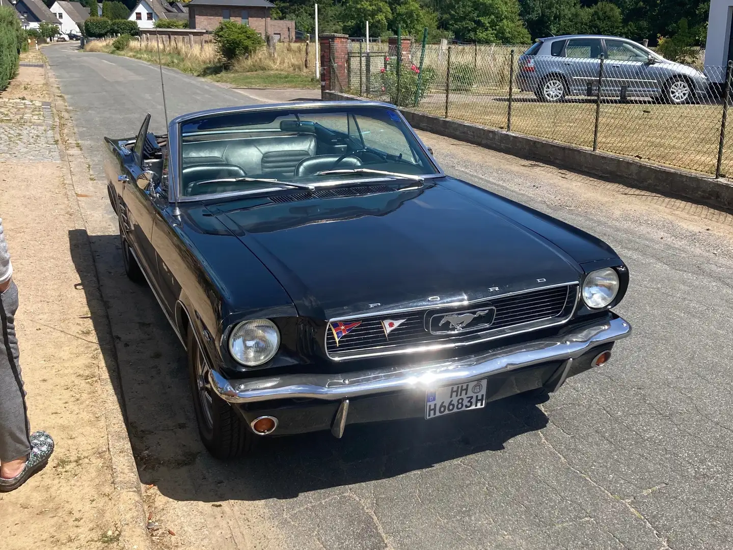 Ford Mustang Cabrio V8 Černá - 1