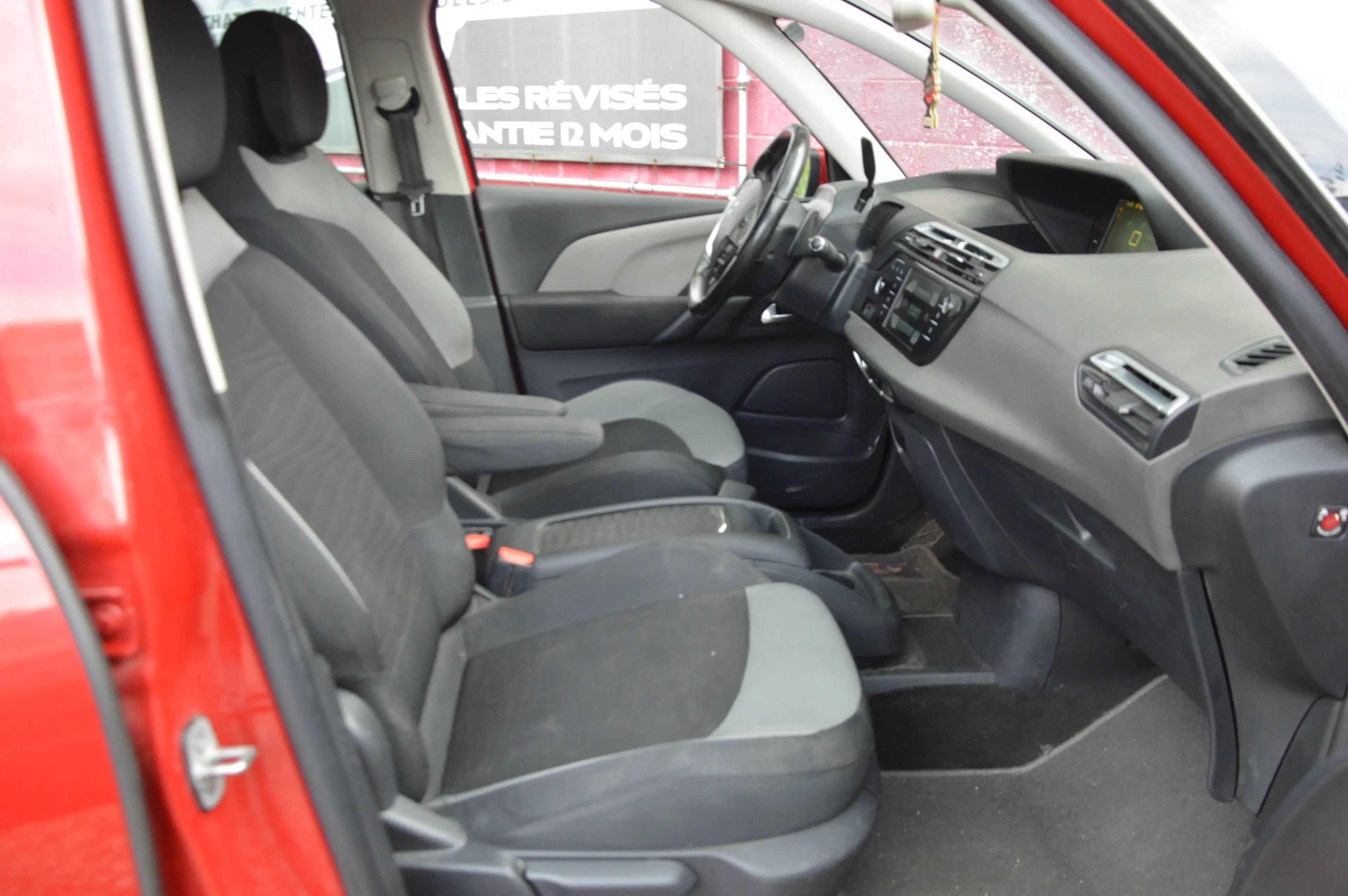 Citroen Grand C4 Picasso 2.0HDi Exclusive 7PL BOITE AUTV NAV CAM 155.144KM — photo 12