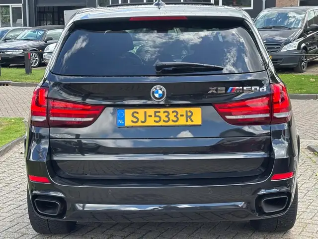 BMW X5 view 8