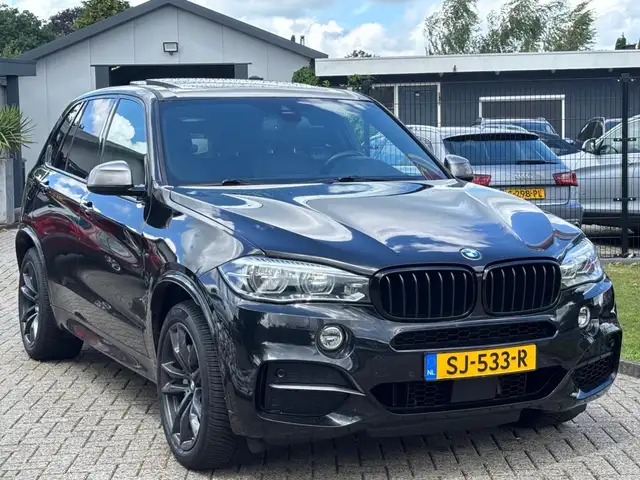 BMW X5 view 3