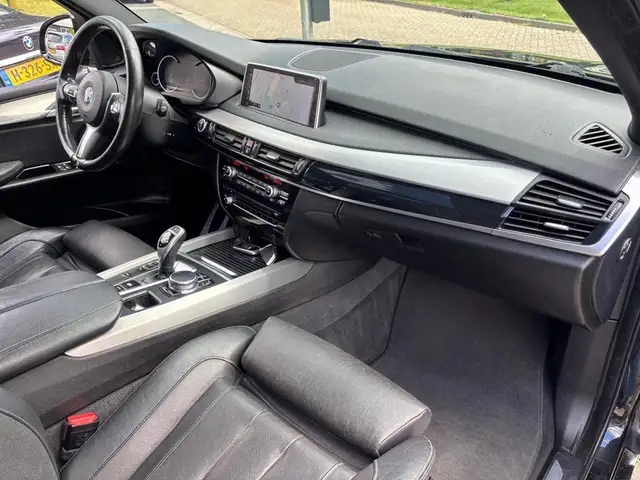 BMW X5 view 10