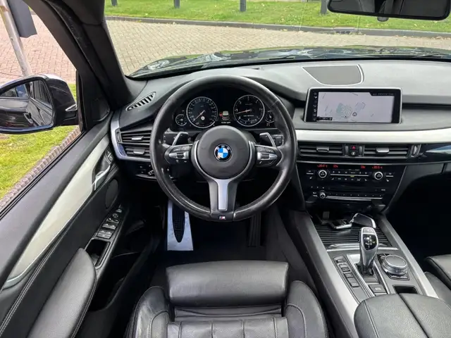 BMW X5 view 9