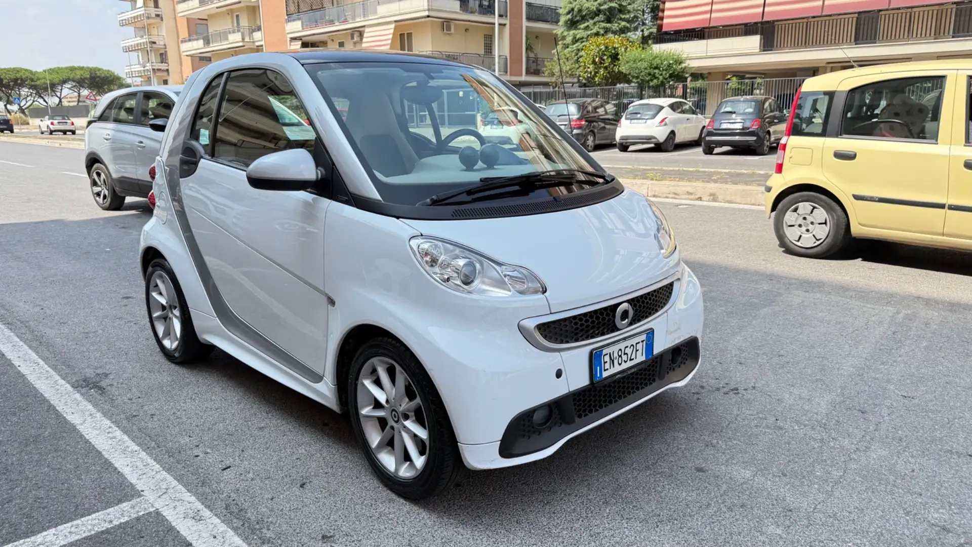 smart forTwo 800 40 kW coupé passion cdi LED PANORAMA Bianco - 2