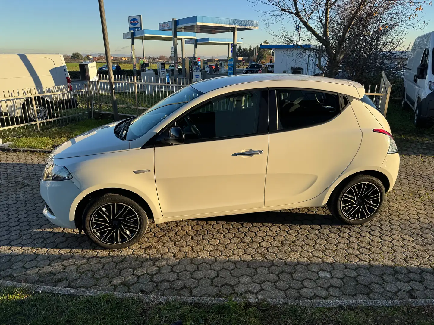 Lancia Ypsilon Ypsilon 2021 1.0 firefly hybrid Silver Wit - 2