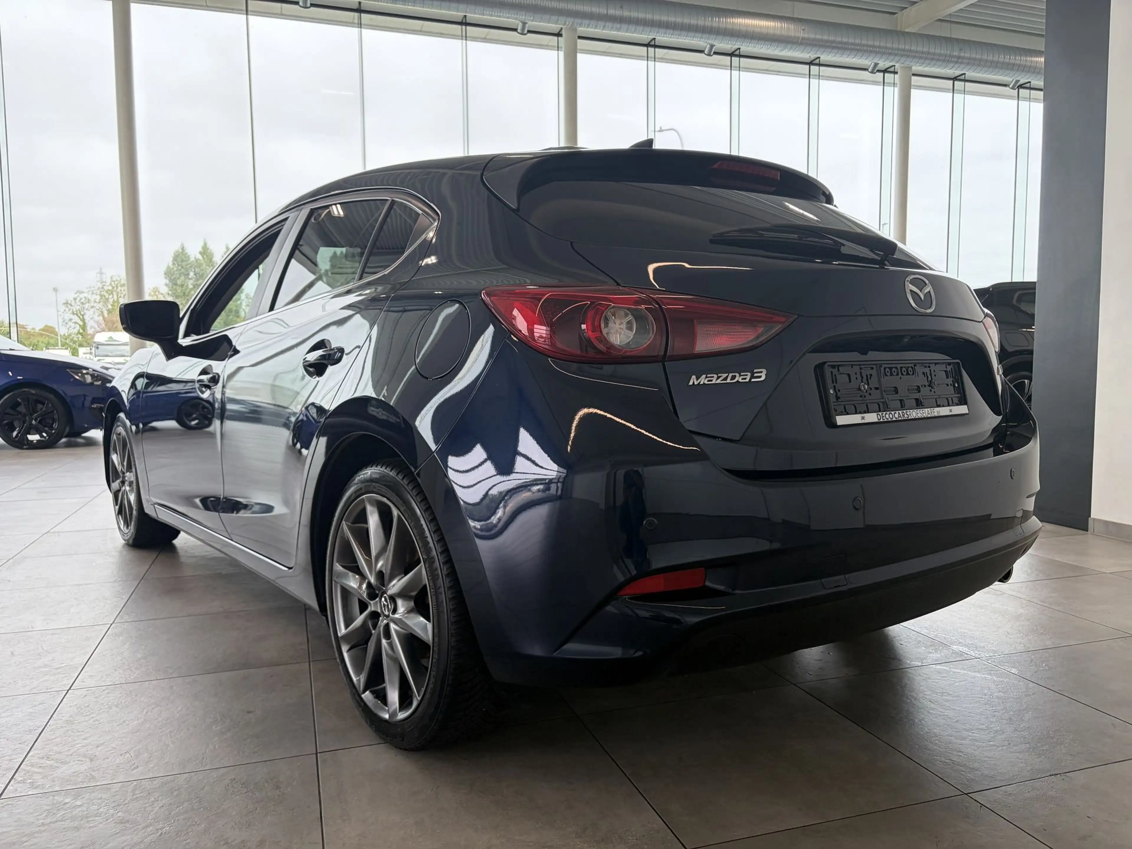 Mazda 3 Navigatie / Camera / Zetel & Stuurverwarming / Keyless / Head Up Display / — photo 8