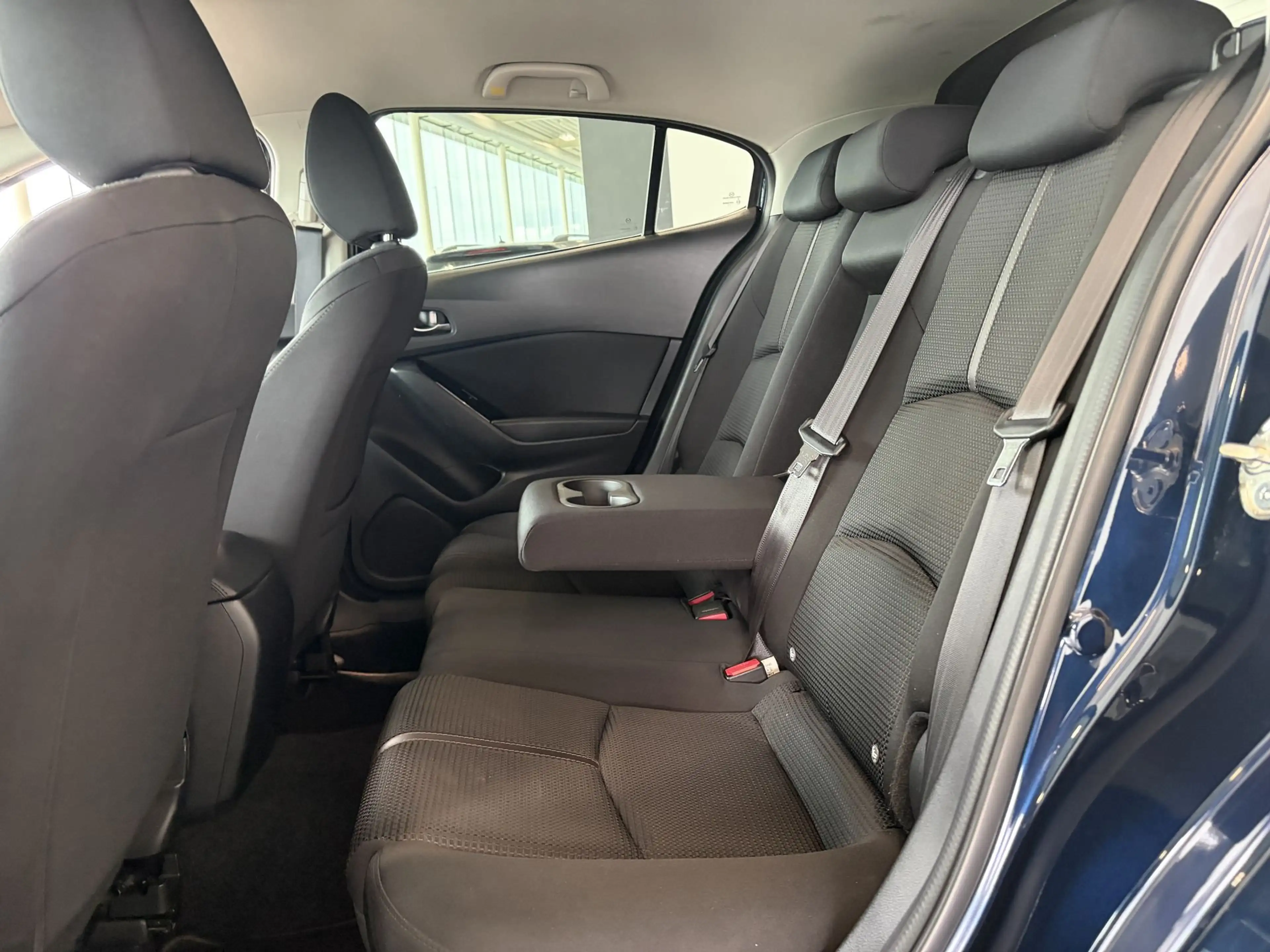 Mazda 3 Navigatie / Camera / Zetel & Stuurverwarming / Keyless / Head Up Display / — photo 15