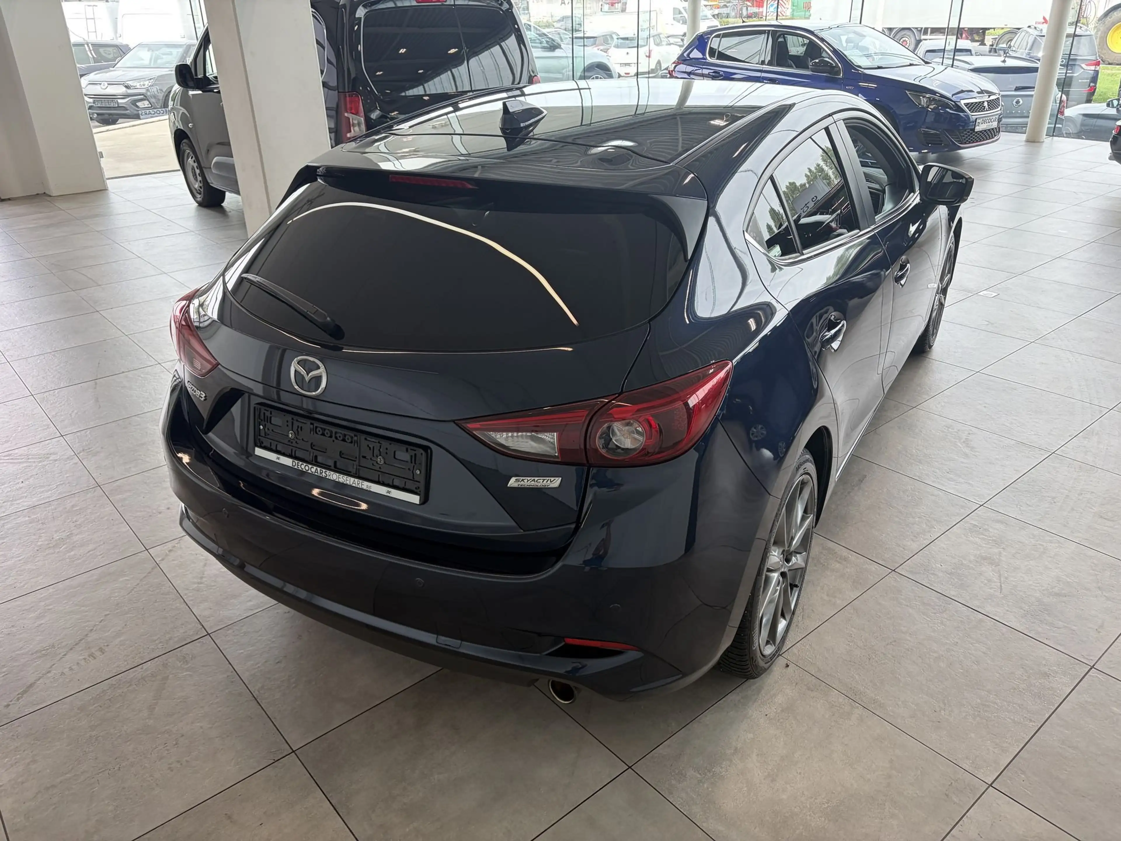 Mazda 3 Navigatie / Camera / Zetel & Stuurverwarming / Keyless / Head Up Display / — photo 12