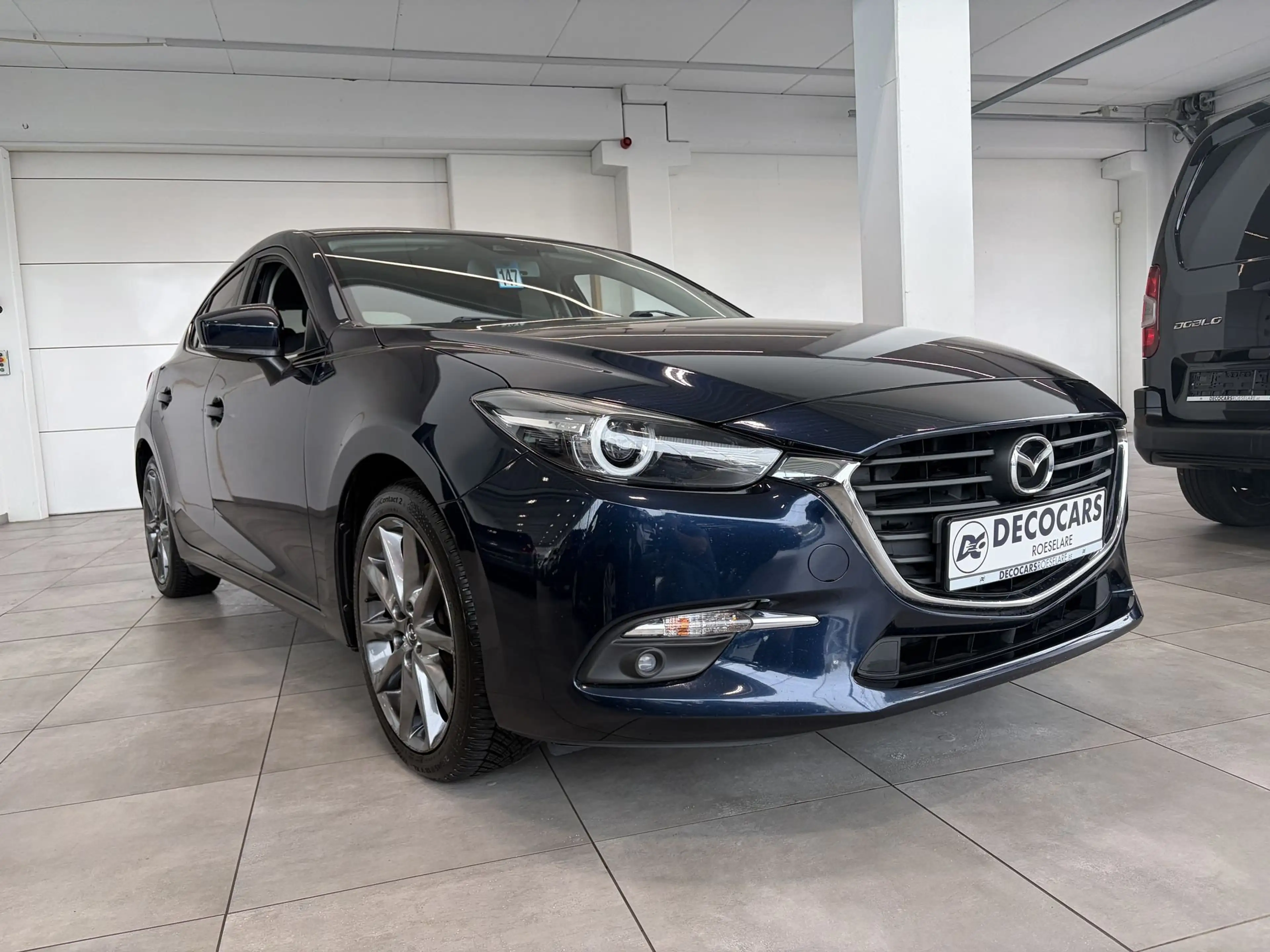 Mazda 3 Navigatie / Camera / Zetel & Stuurverwarming / Keyless / Head Up Display / — photo 4