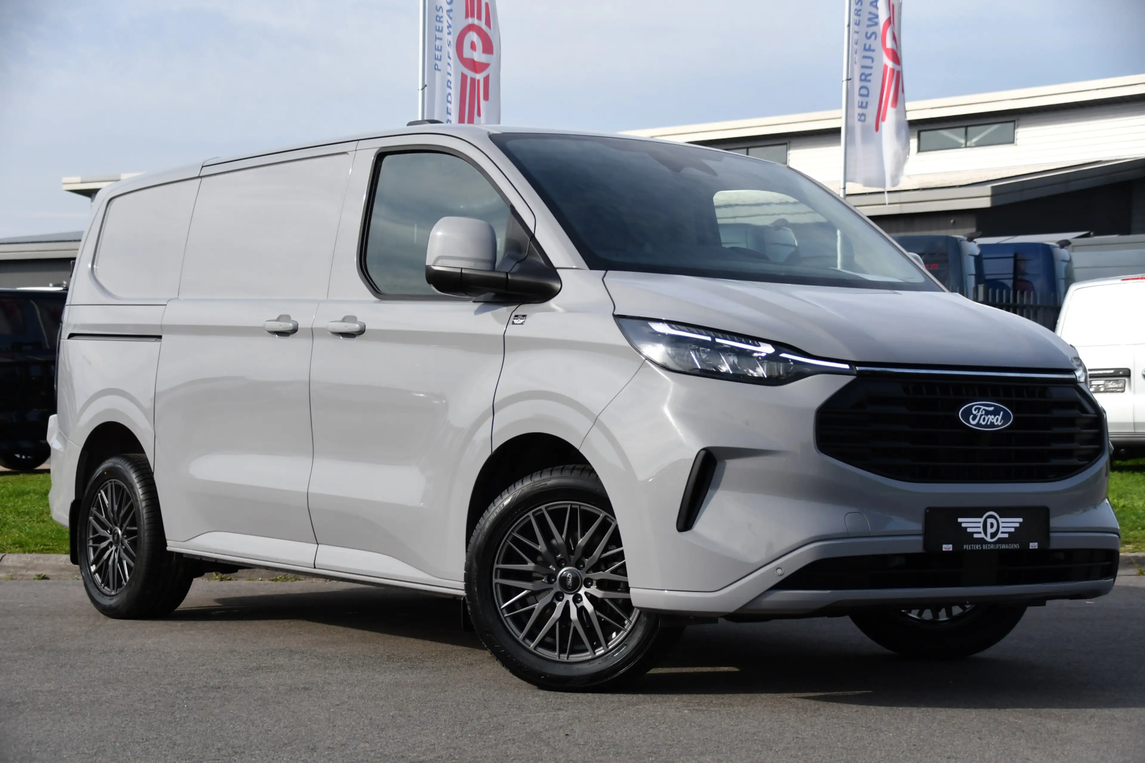 Ford Transit Custom 300 2.0 TDCI L1H1 Limited PB Edition Camera, Cruis — photo 5