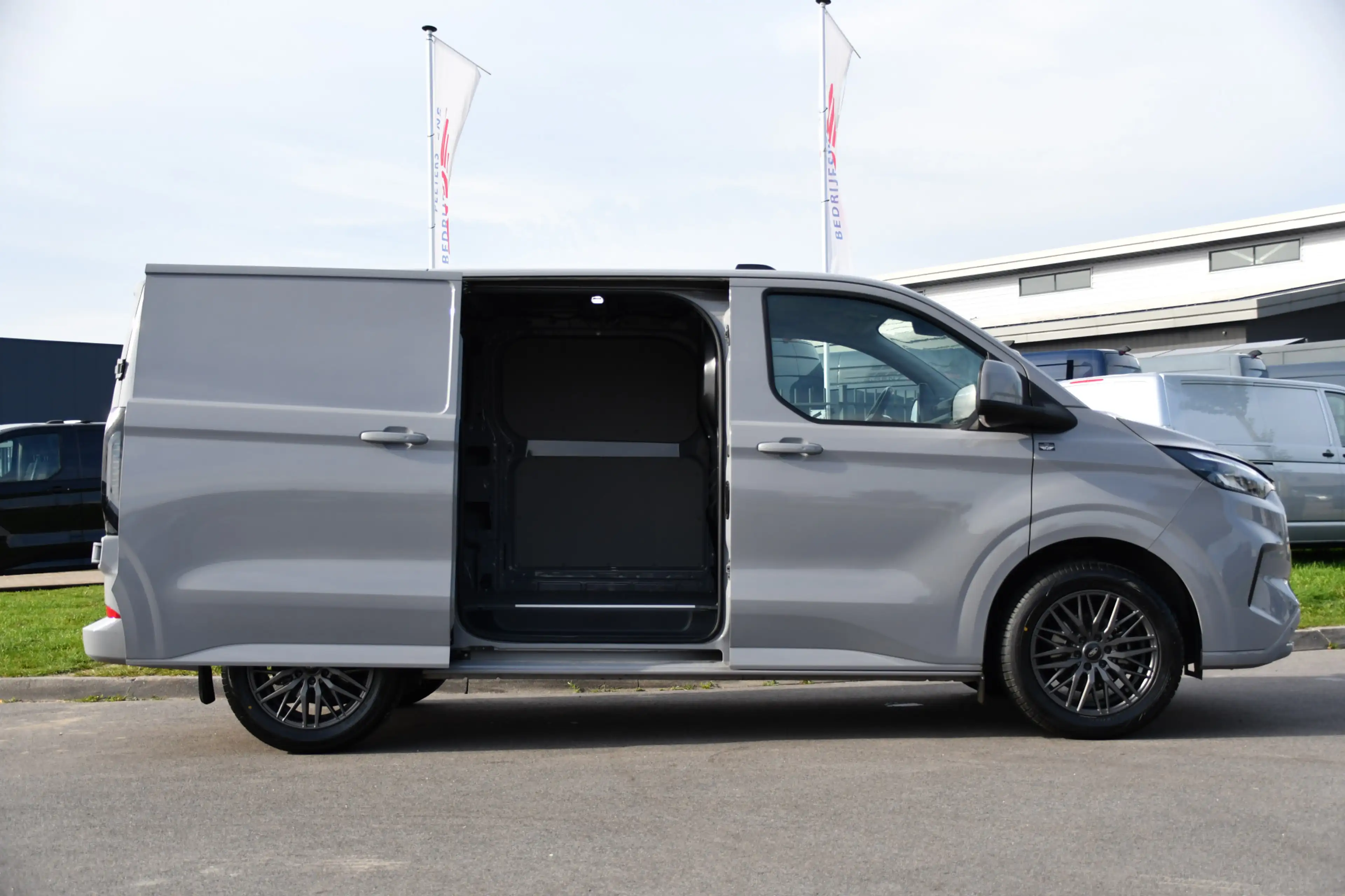 Ford Transit Custom 300 2.0 TDCI L1H1 Limited PB Edition Camera, Cruis — photo 11