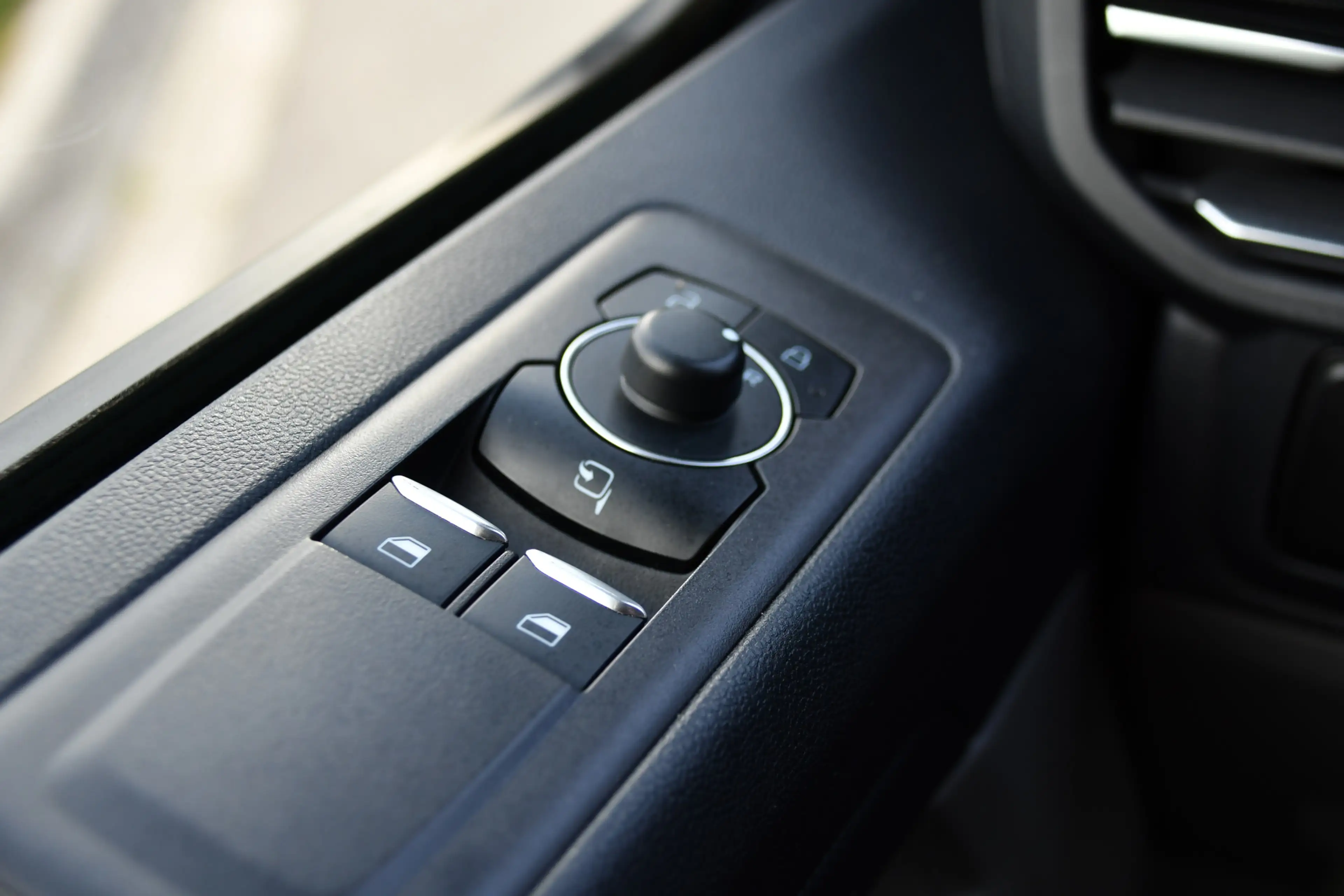 Ford Transit Custom 300 2.0 TDCI L1H1 Limited PB Edition Camera, Cruis — photo 29