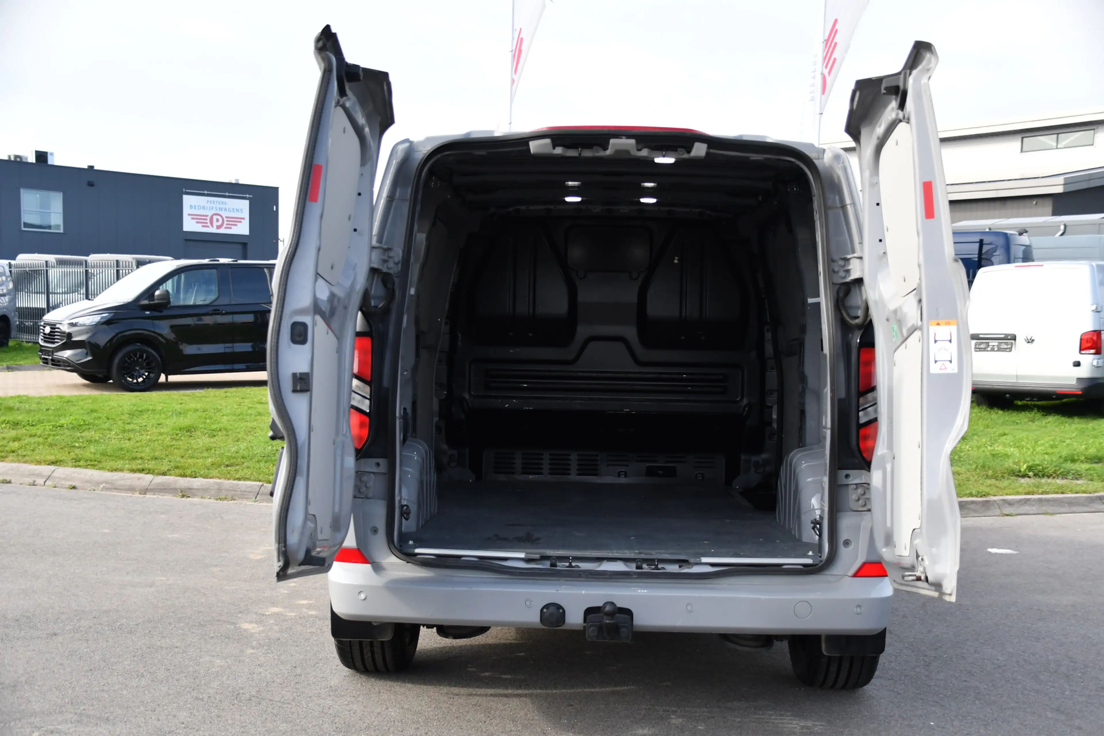 Ford Transit Custom 300 2.0 TDCI L1H1 Limited PB Edition Camera, Cruis — photo 36