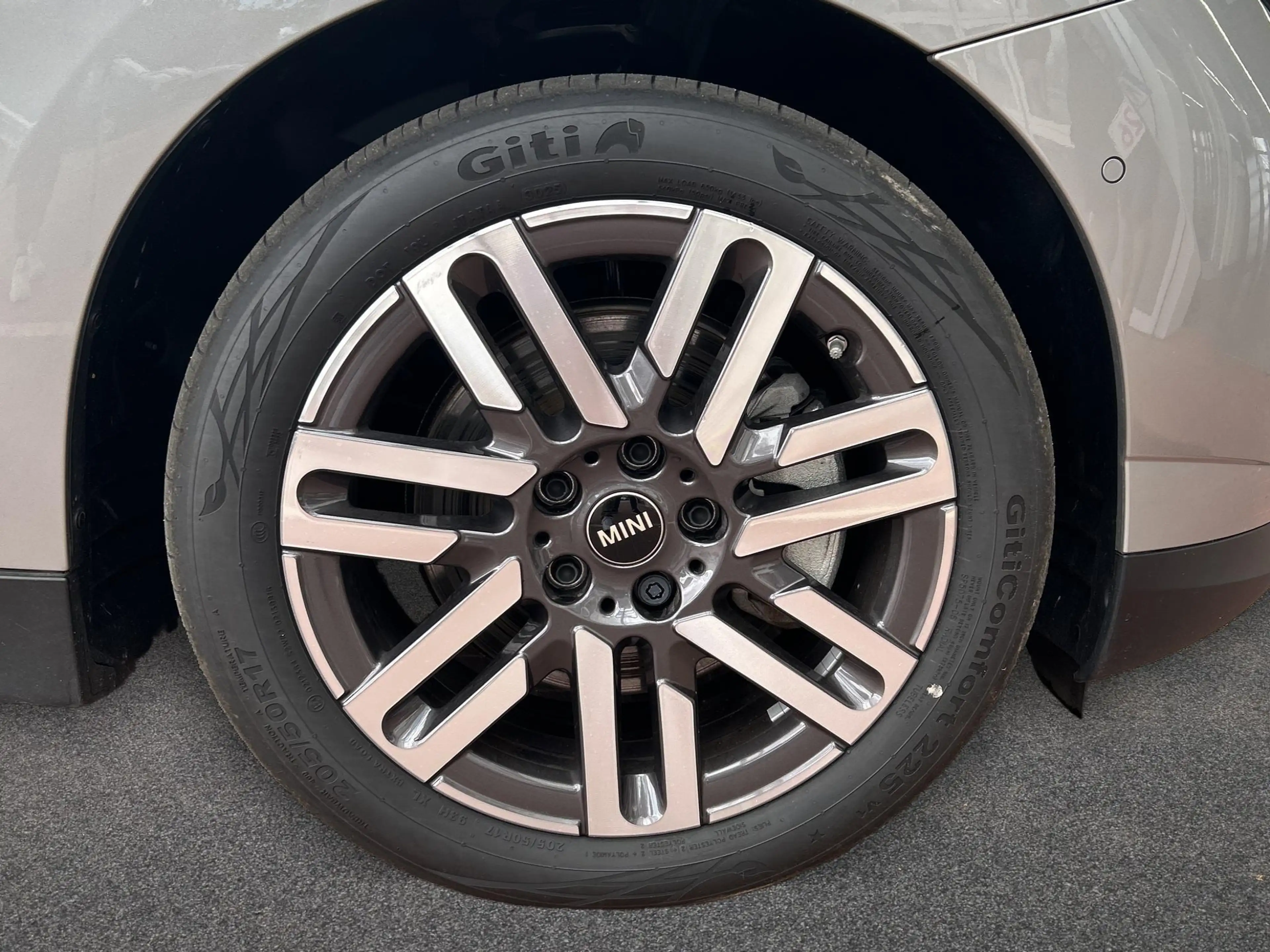 MINI Cooper E Classic Trim — photo 10